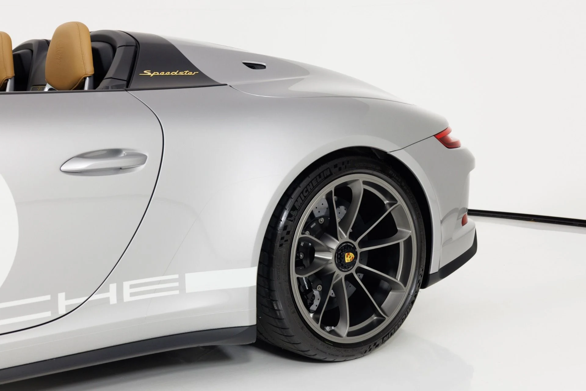 mph066_2534405700_Used_2019_Porsche_911_Speedster_1790794394_be1bfca7f3