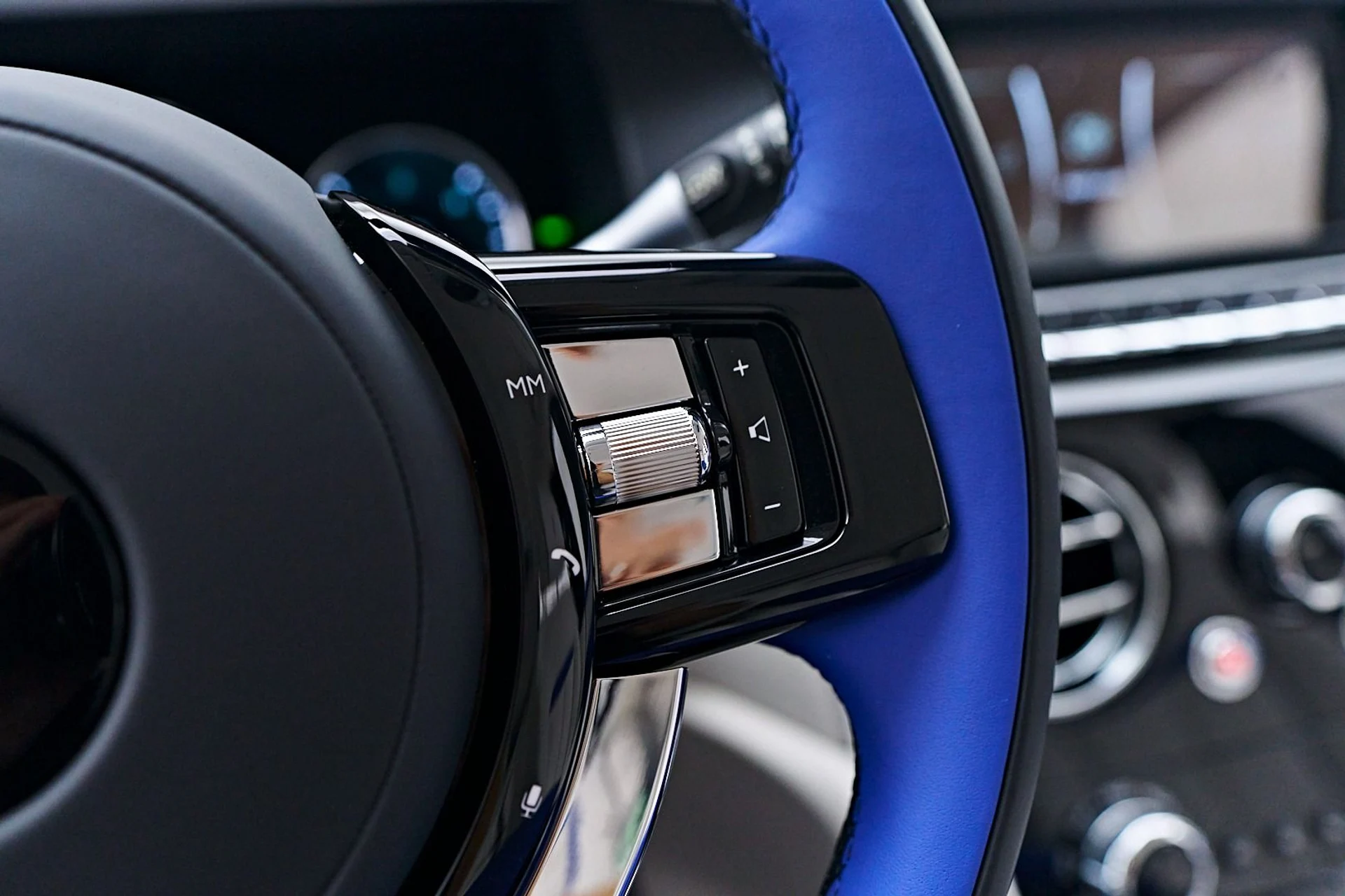 mph066_256415856_Used_2023_Rolls_Royce_Cullinan_Base_1745954360_d284ed53e4