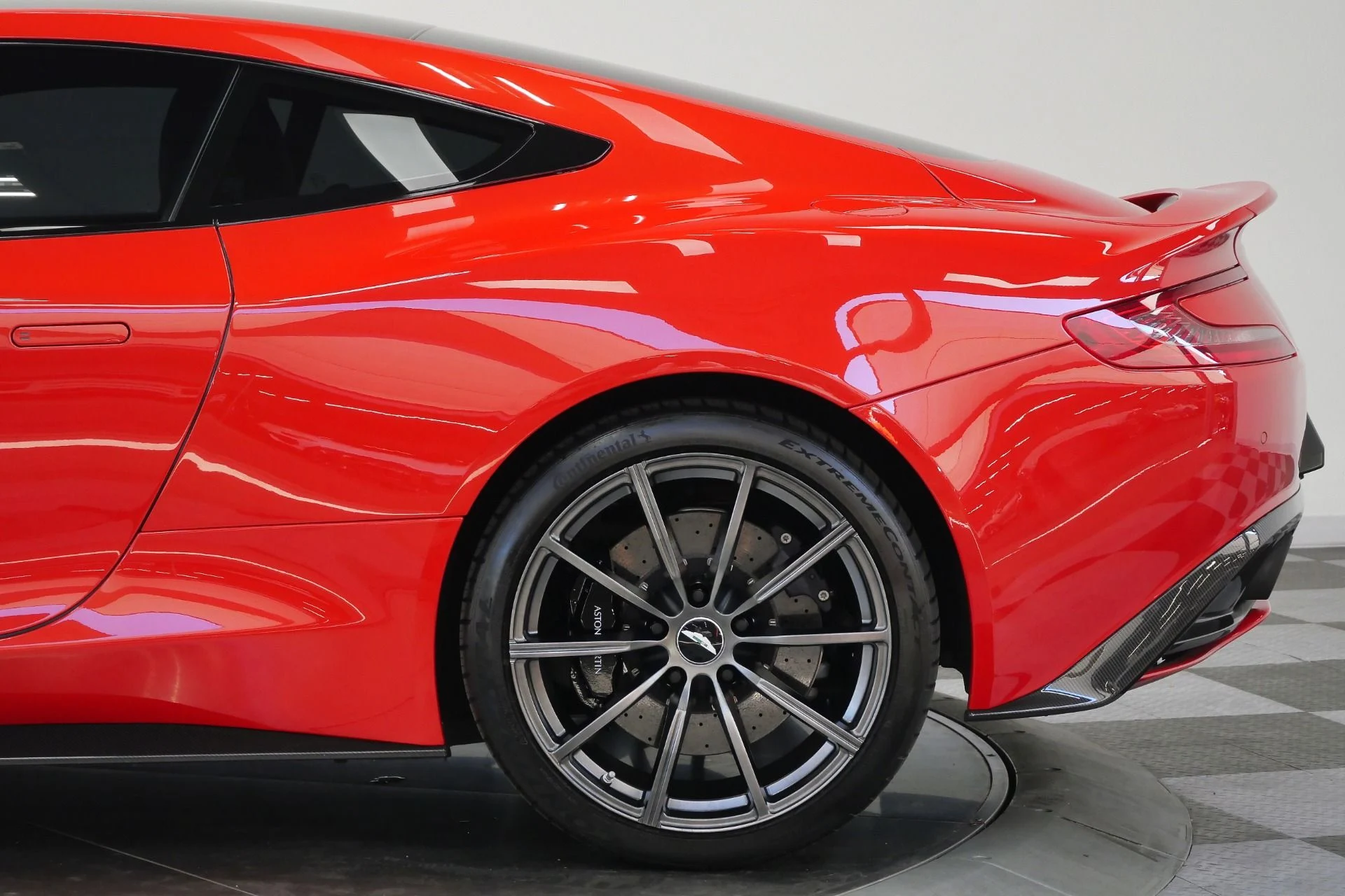 mph066_2600803517_Used_2014_Aston_Martin_Vanquish_AML_Color_V12_Power_Awesome_Sound_1781289634_ee39625fbf