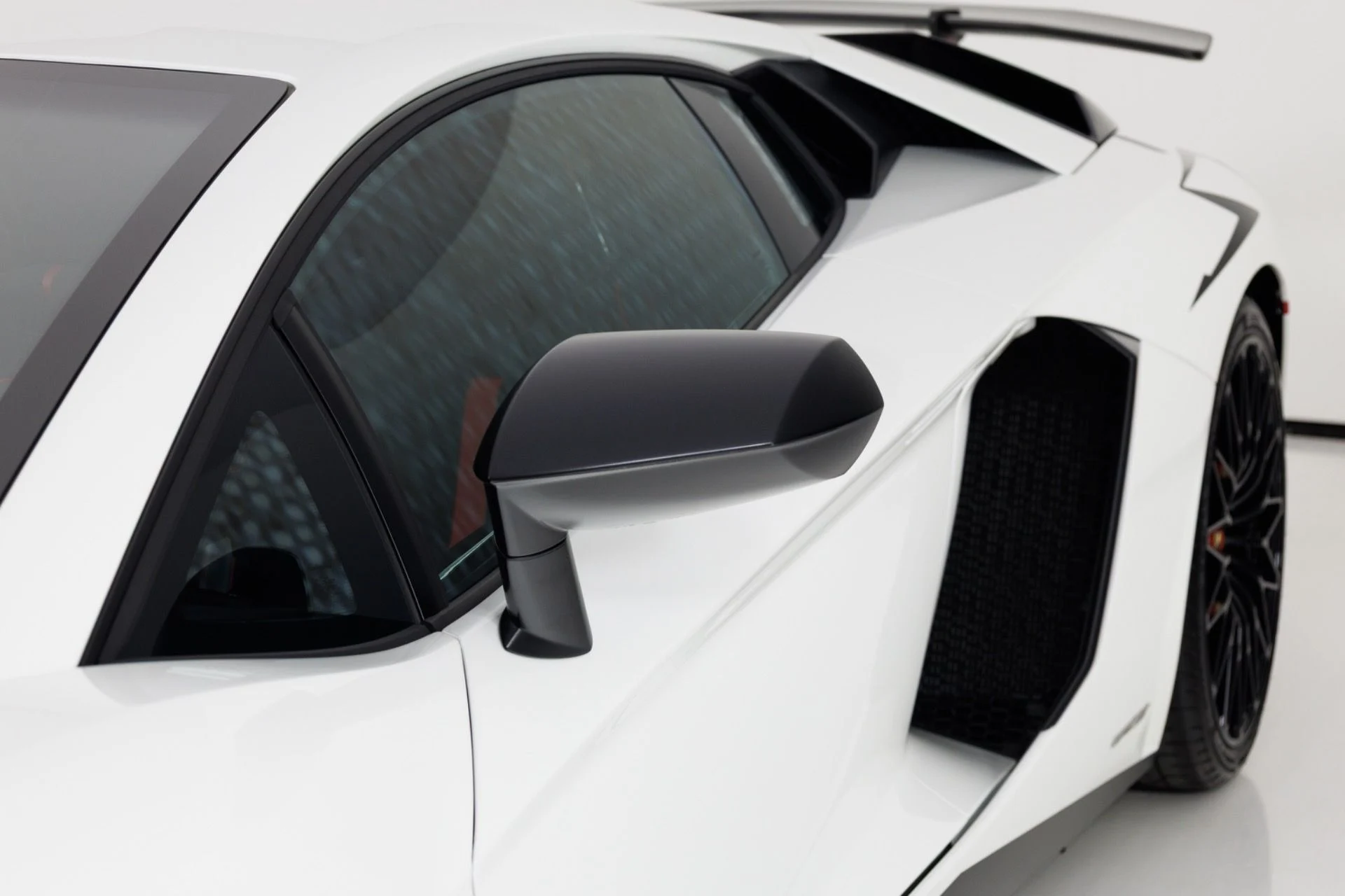 mph066_2605279279_Used_2016_Lamborghini_Aventador_LP_750_4_Superveloce_1779992498_b47bb5708d
