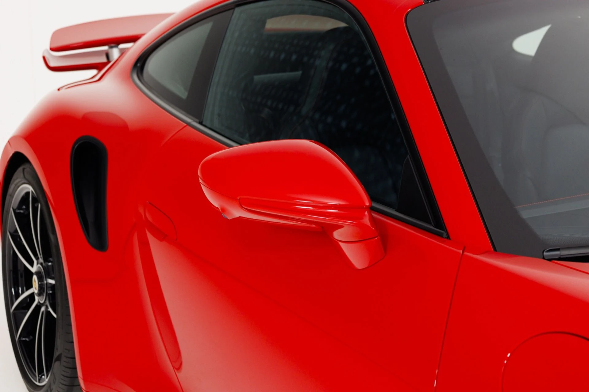 mph066_2605891957_Used_2021_Porsche_911_Turbo_S_1776203932_4f4aa2e5a8