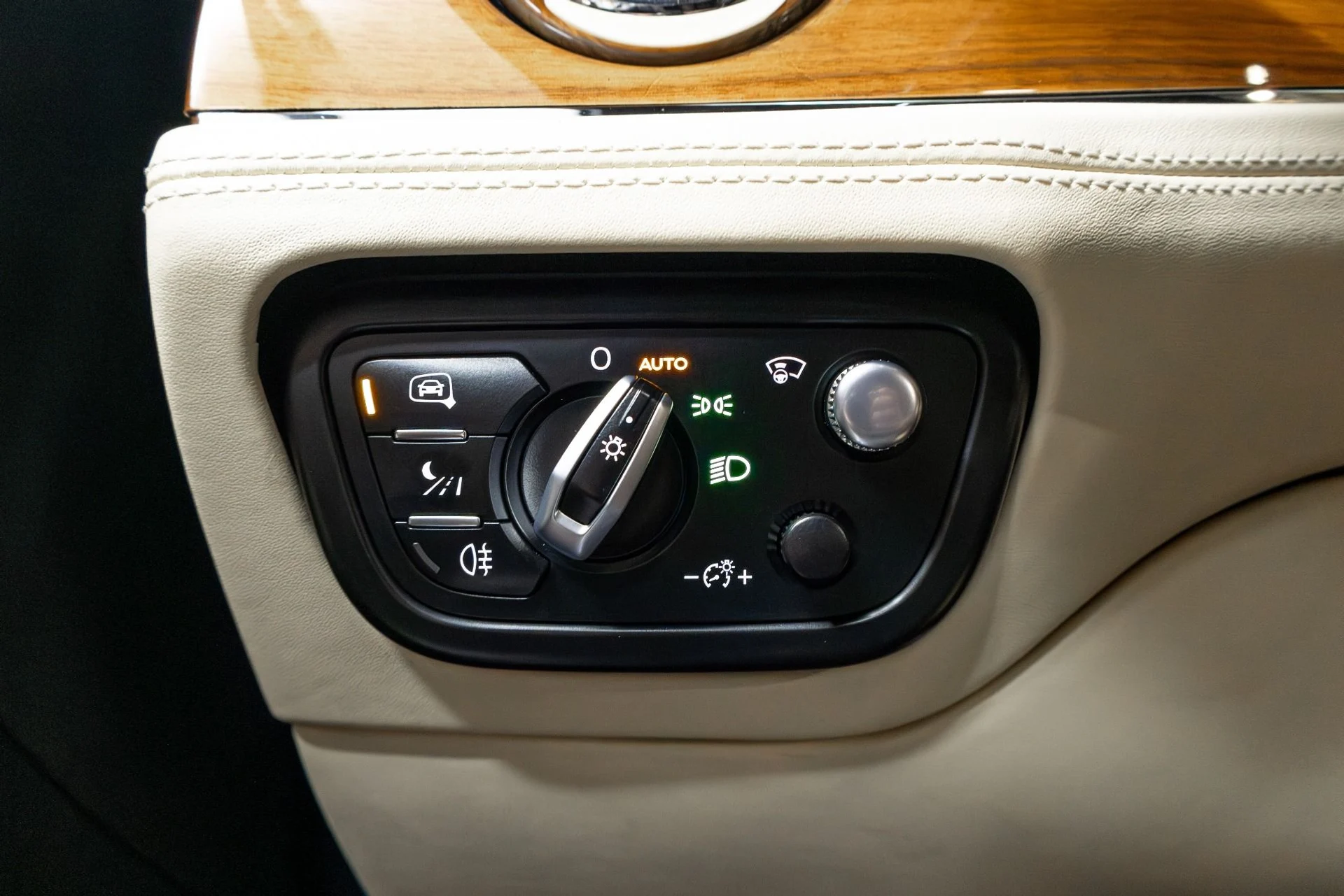 mph066_2610660834_Used_2021_Bentley_Bentayga_V8_First_Edition_1776782316_8cb3c63ff2