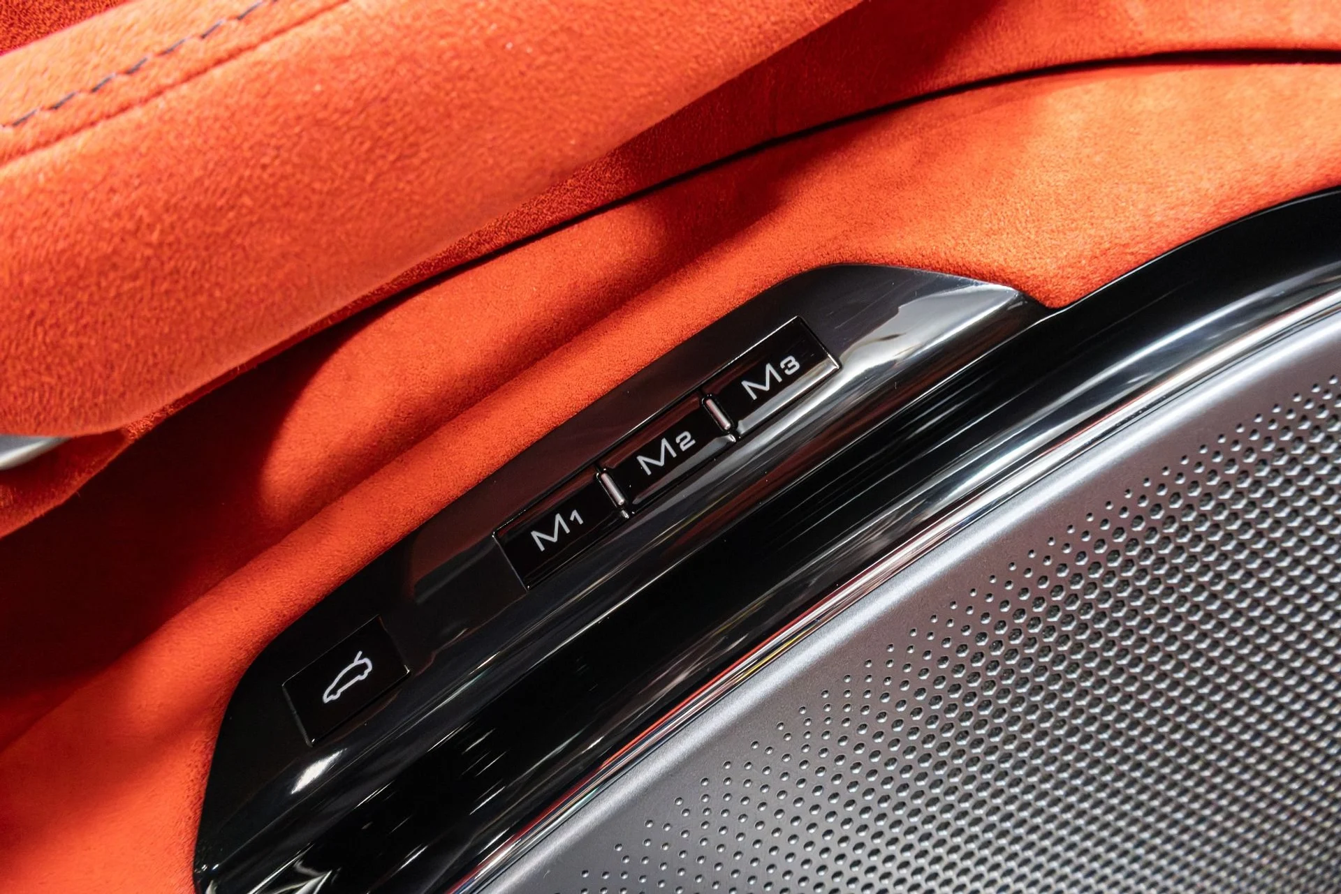 mph066_263063991_Used_2022_Ferrari_Roma_1775684538_0446519085