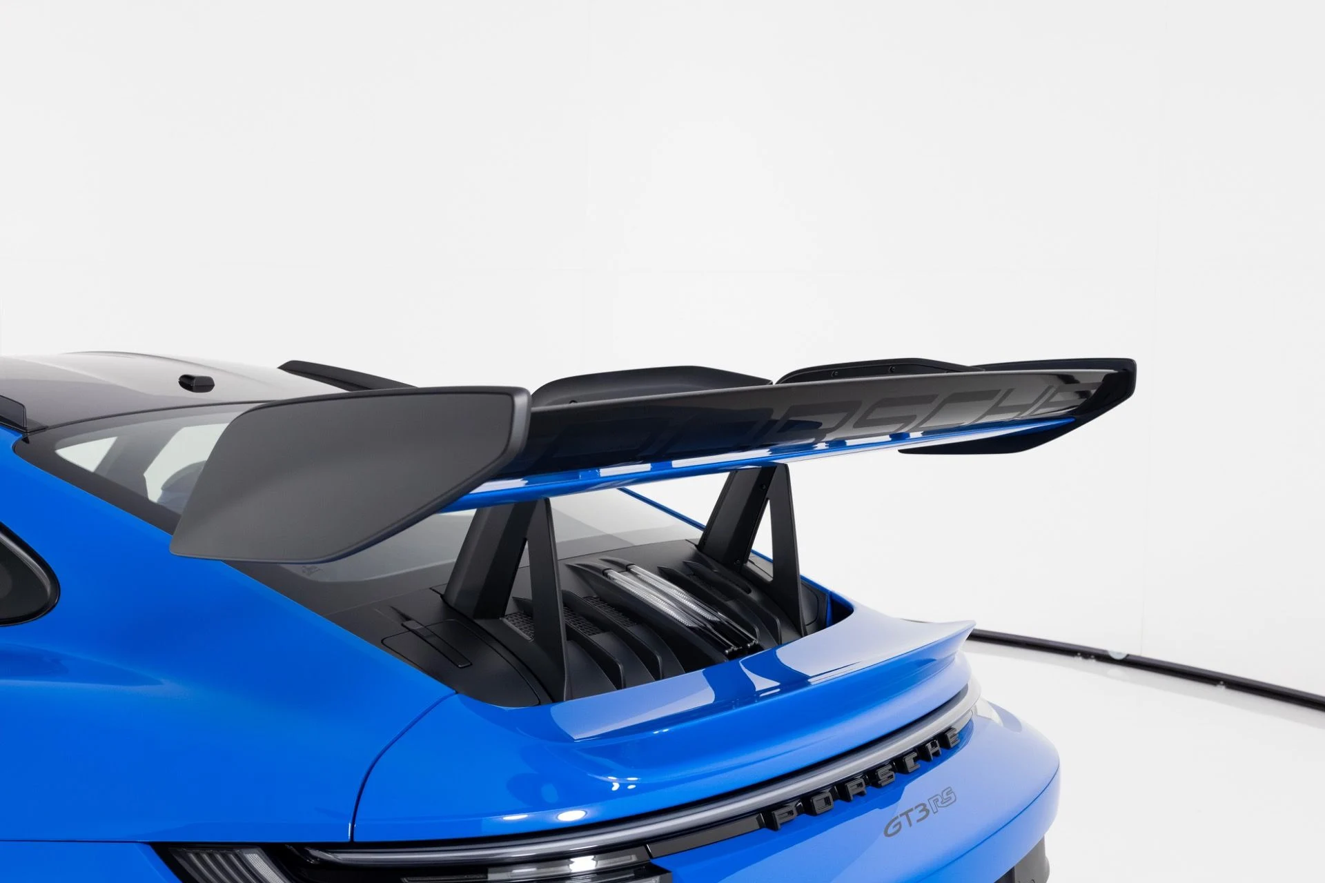 mph066_2680442791_Used_2025_Porsche_911_GT_3_RS_1765482763_b359e56334