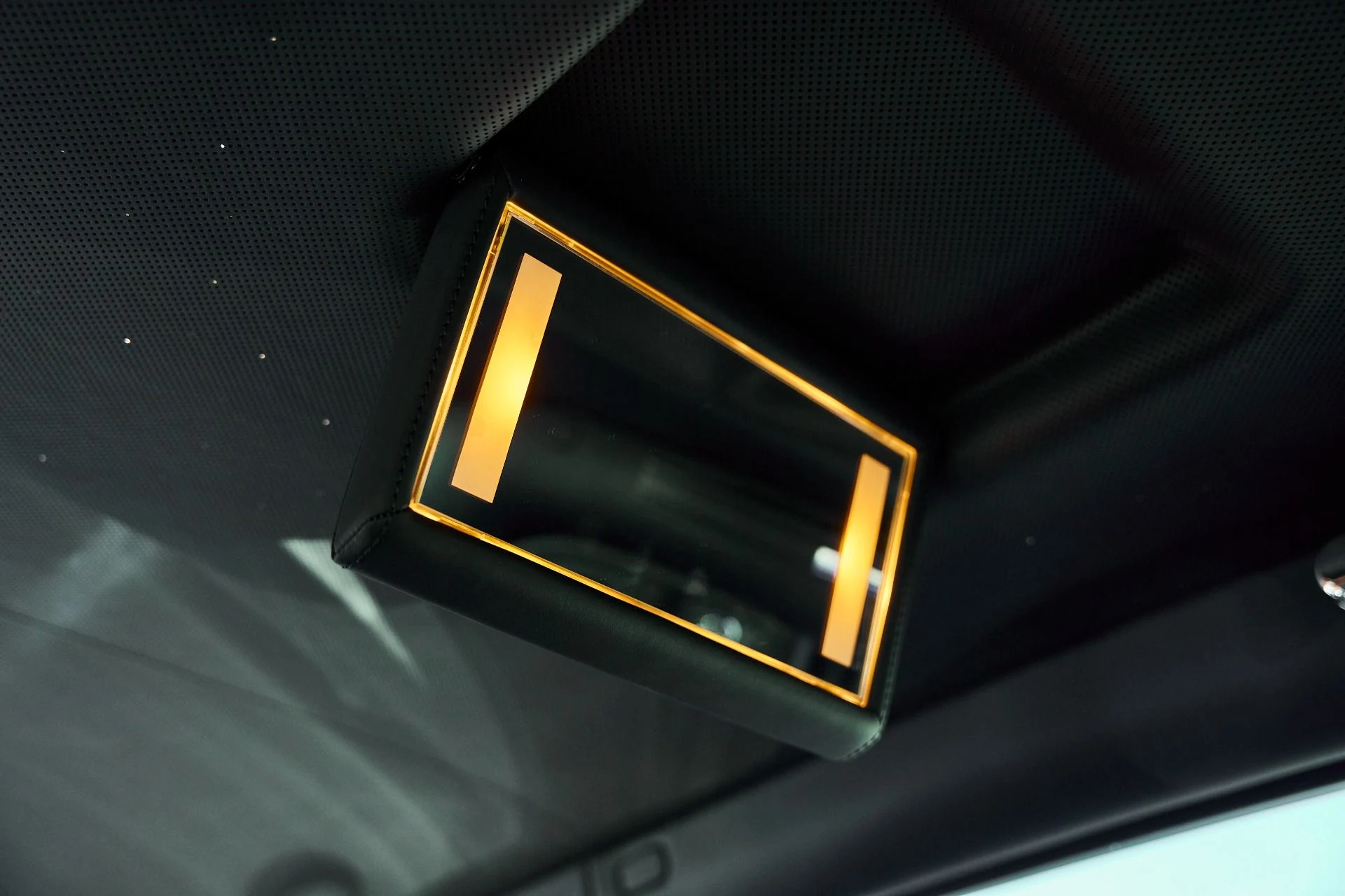 mph066_2686179780_Used_2024_Rolls_Royce_Phantom_Base_1770700146_9d7b143c7e