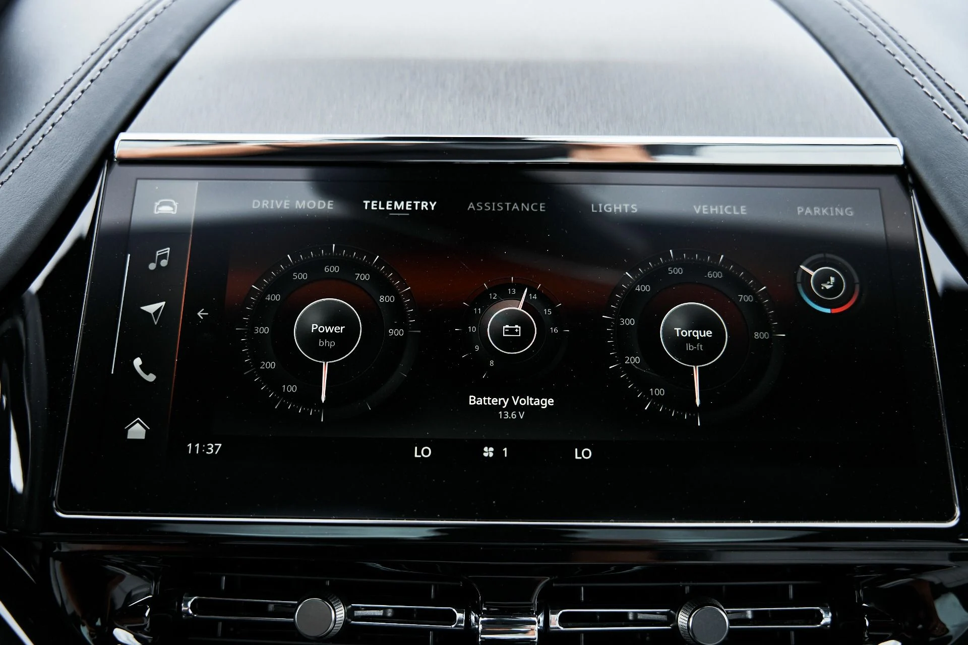 mph066_2708979704_Used_2025_Aston_Martin_DBX_707_1775008049_7936b43190