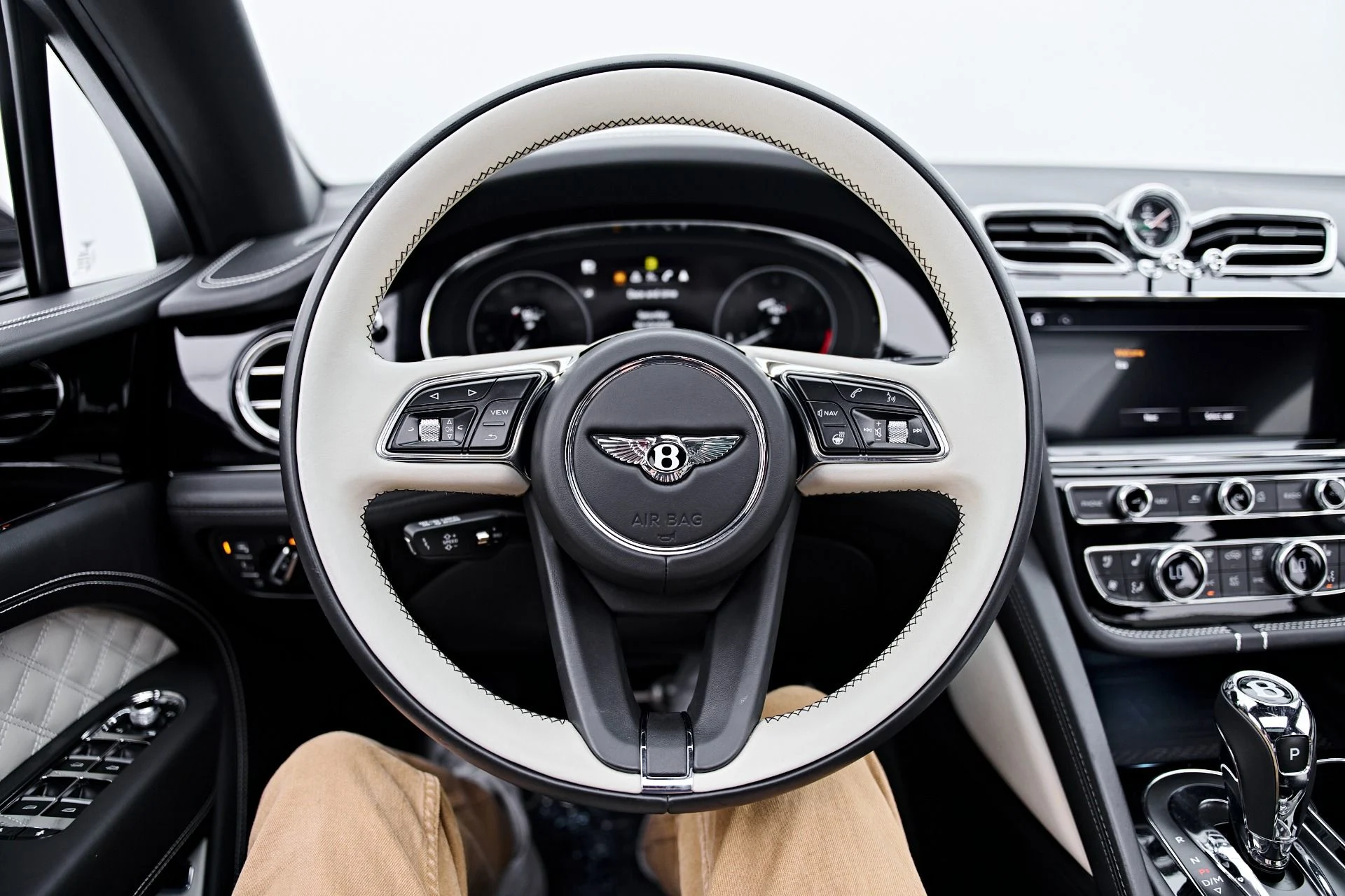 mph066_2738991297_Used_2022_Bentley_Bentayga_V8_1791935799_d65b20bd9c