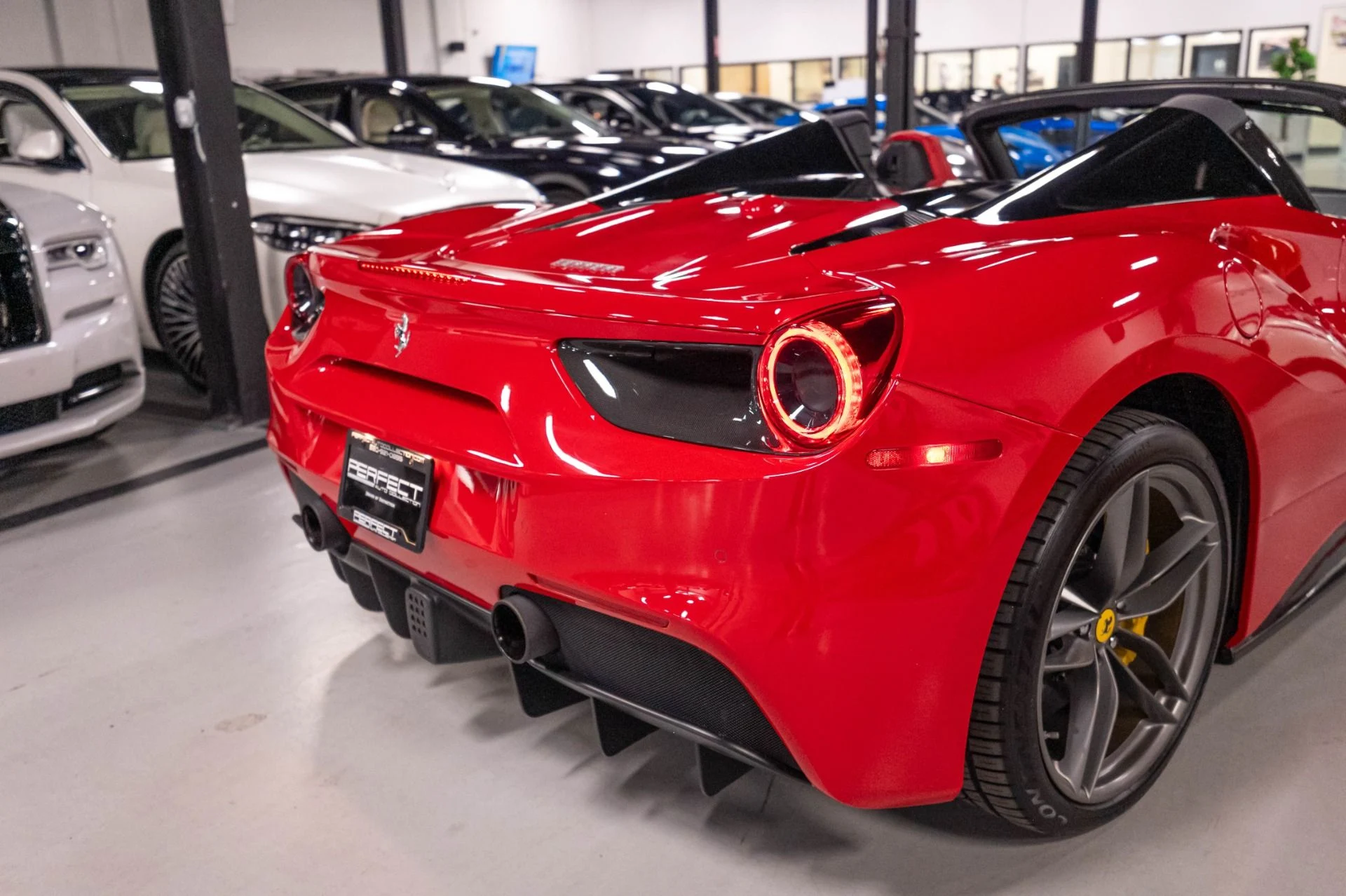 mph066_2804247143_Used_2018_Ferrari_488_Spider_1786655775_4e49005a4a