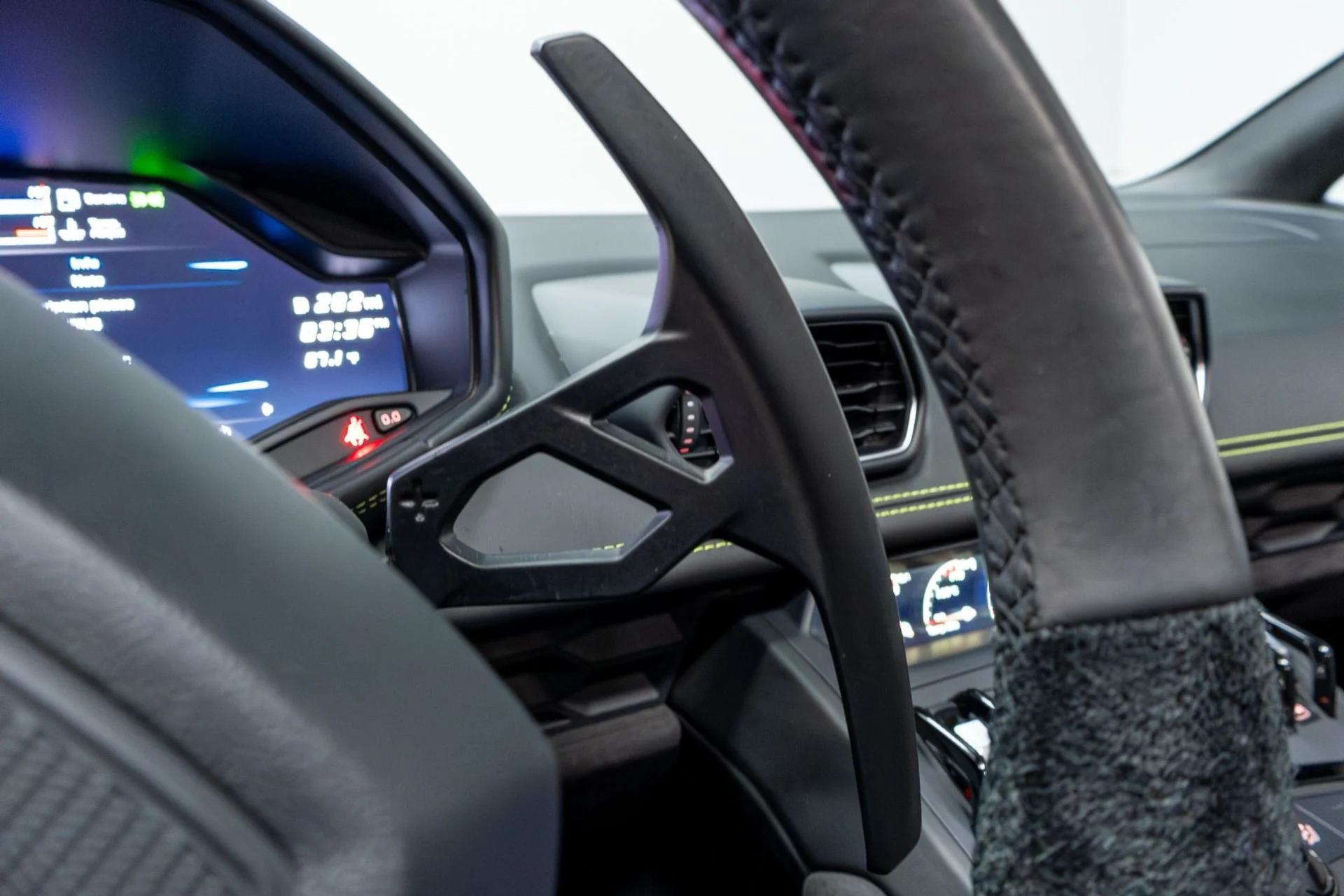 mph066_2805699957_Used_2017_Lamborghini_Huracan_1775865662_518e537a36