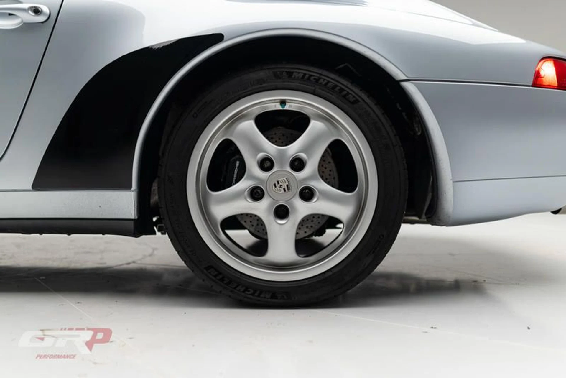 mph066_2813856080_87499_E79_D9_AC_42_DA_BC_34_0_CFB_6_B80_C11_A_3e836a6748