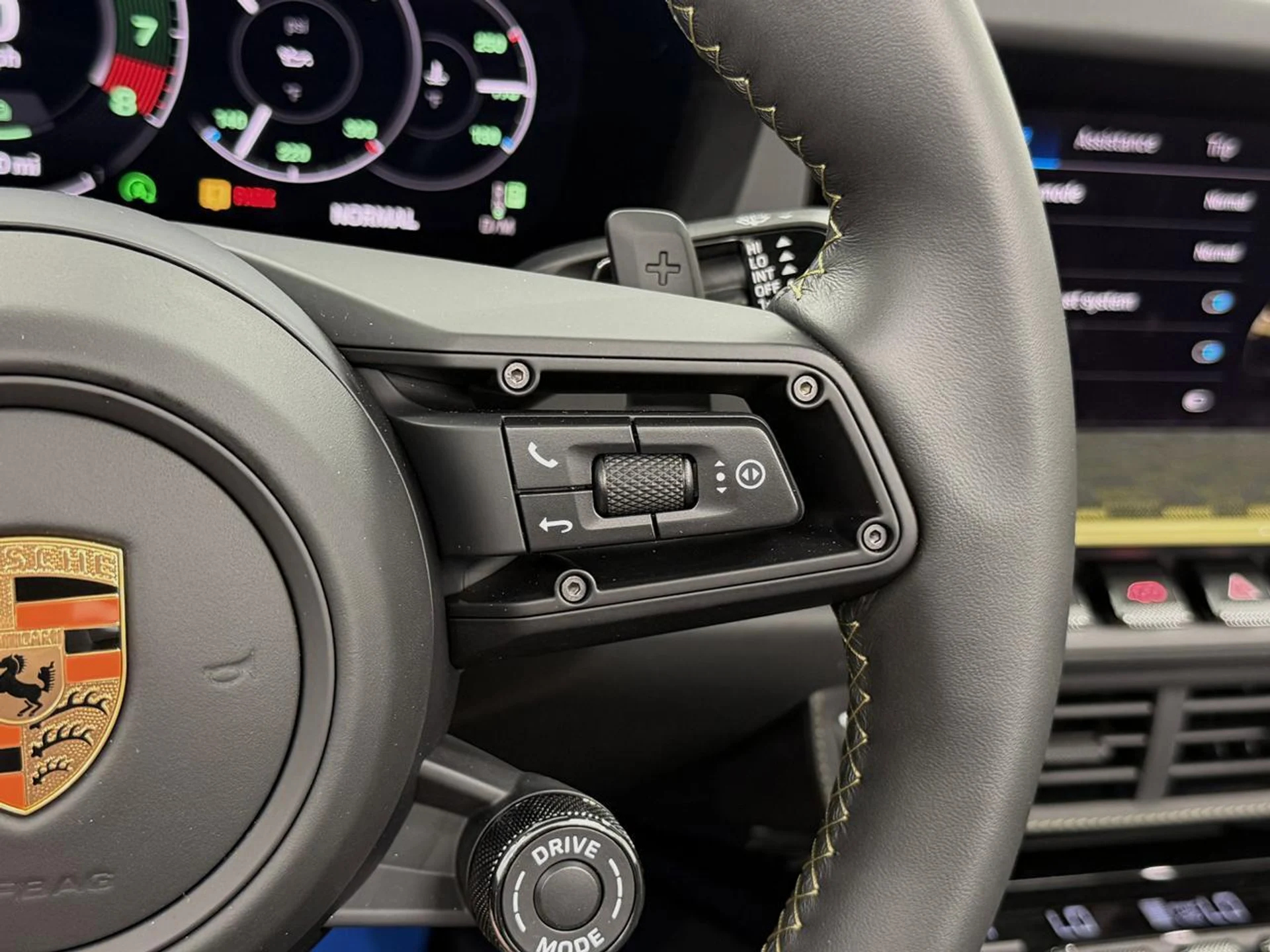 mph066_2904188276_70030e34c81a52ea18dfa7df66ab26d9_84e3fab04a