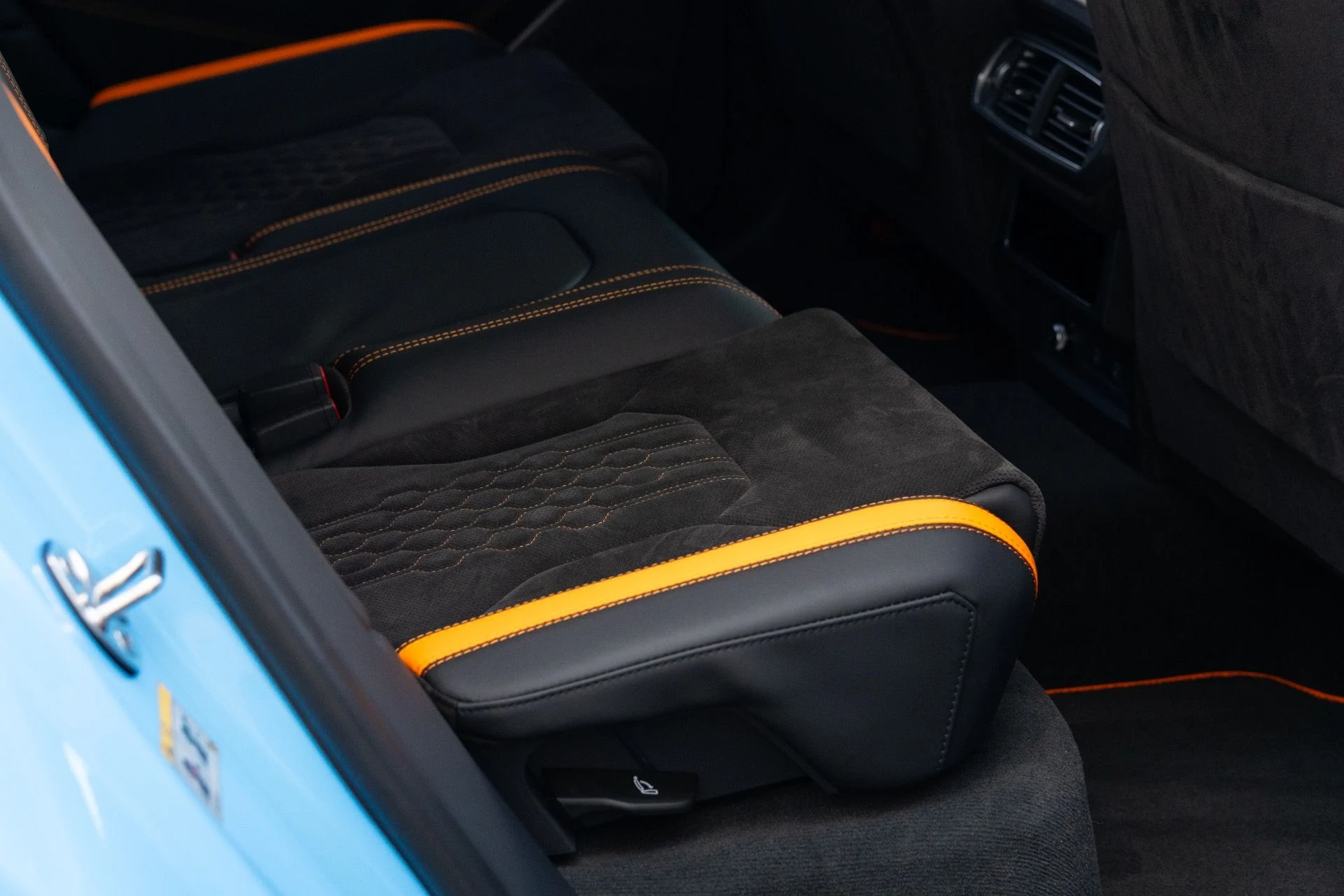 mph066_2932139614_Used_2024_Lamborghini_Urus_S_1773951175_86a1456dbd