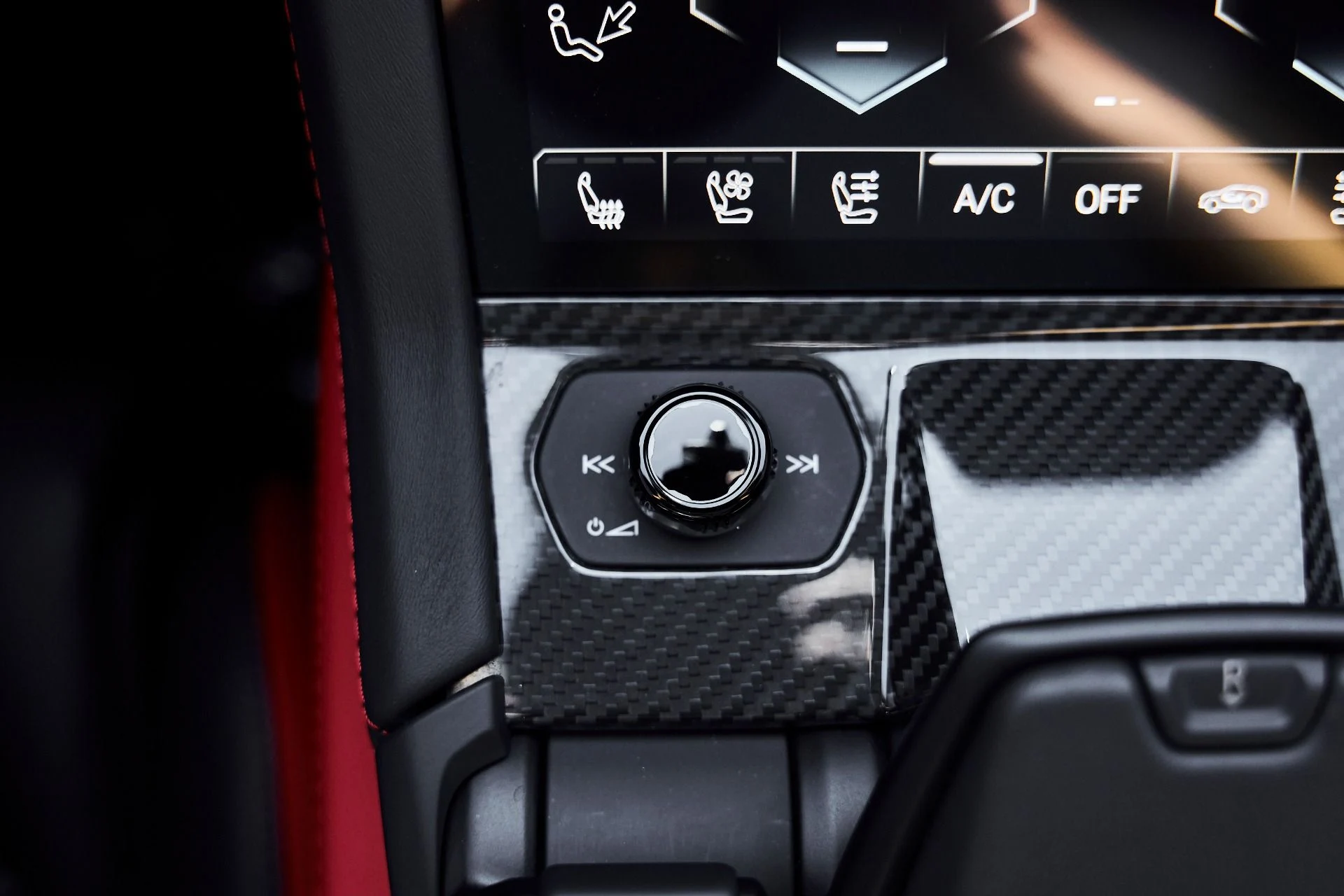 mph066_2998487570_Used_2025_Lamborghini_Urus_SE_1778289277_e8f0f89625