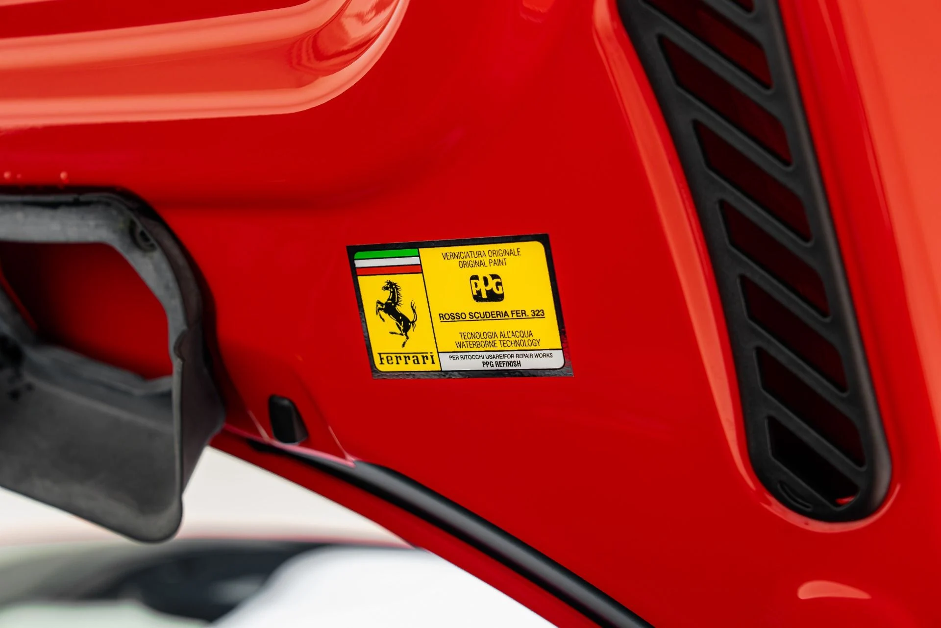 mph066_3021135749_Used_2022_Ferrari_F8_Spider_1785267129_8612591300