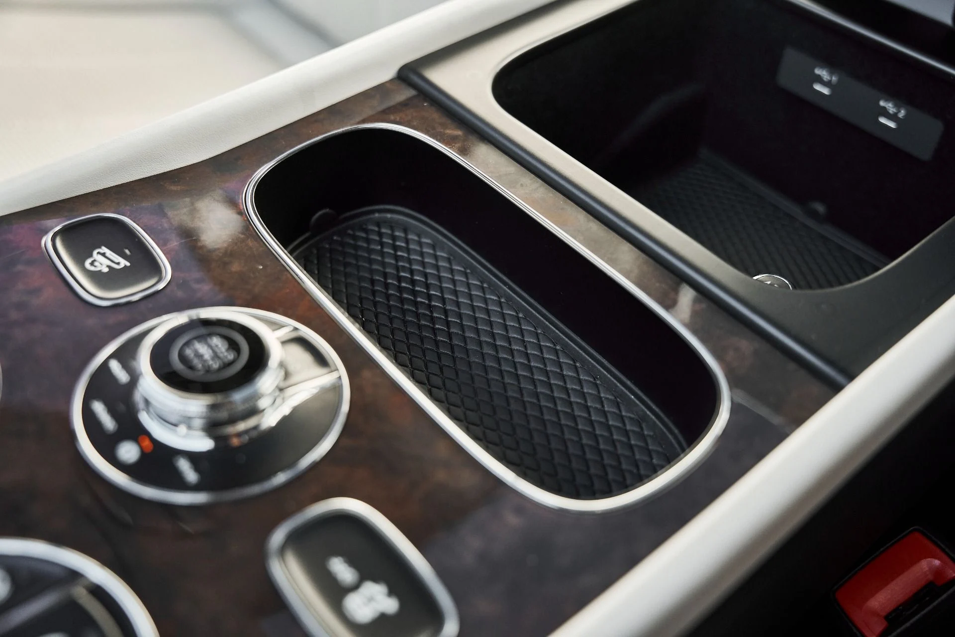 mph066_3022186459_Used_2023_Bentley_Bentayga_EWB_Azure_1773968910_8c51389254