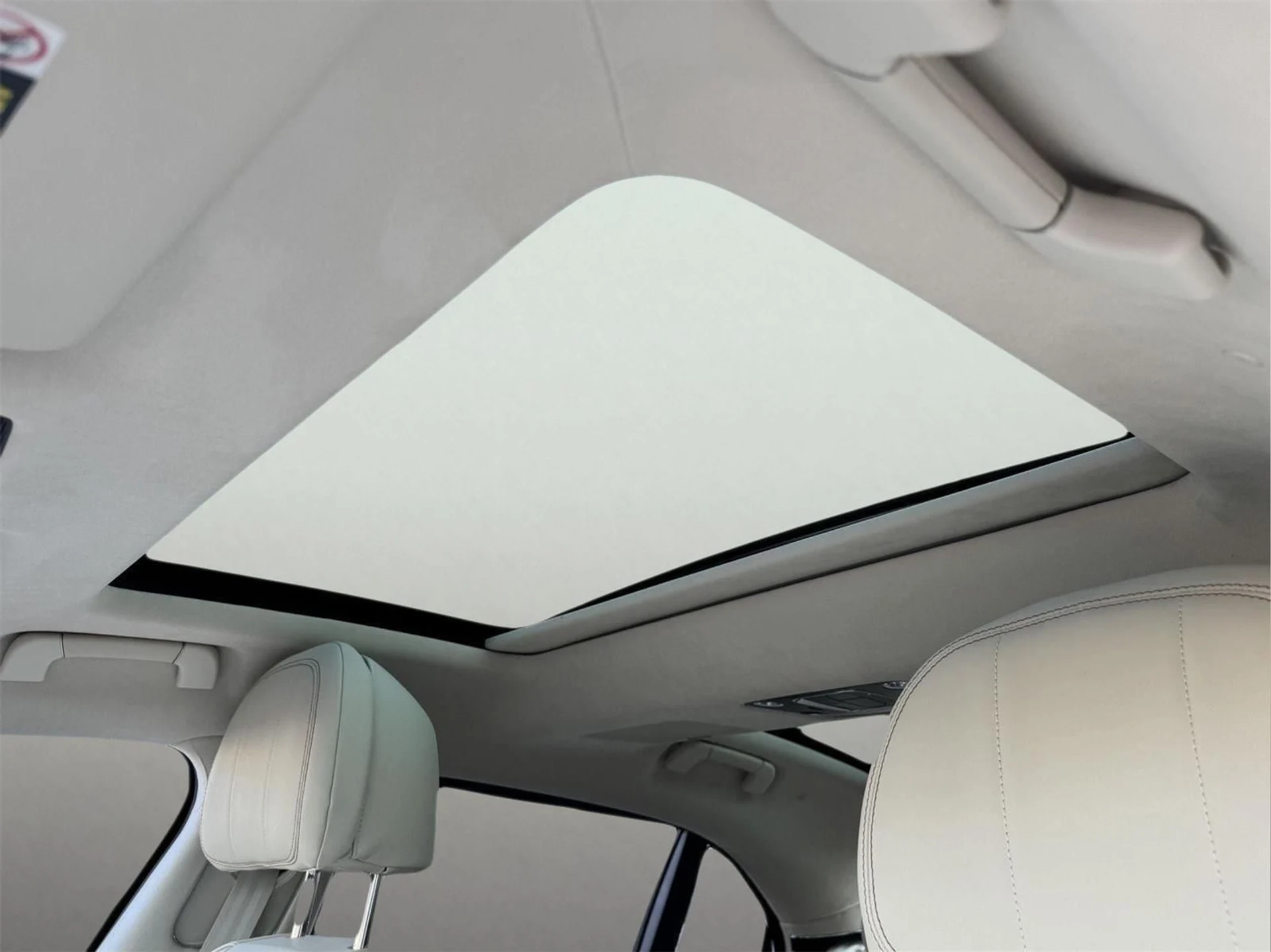 mph066_3108841266_f0bda591ed8e45ca580e85edda876c91_653106a492