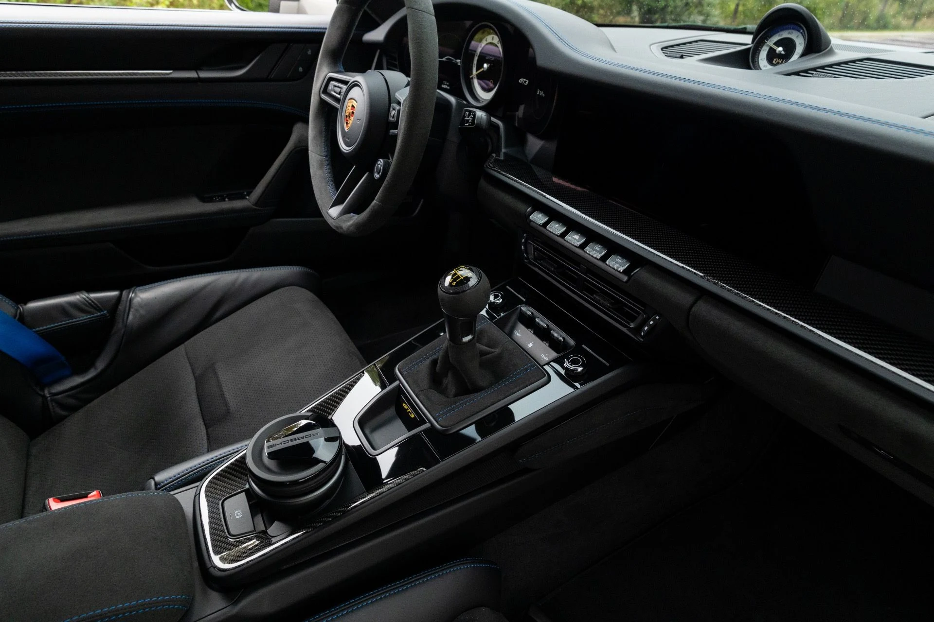 mph066_3114010459_Used_2024_Porsche_911_GT_3_1768339122_bb4e2eaac6