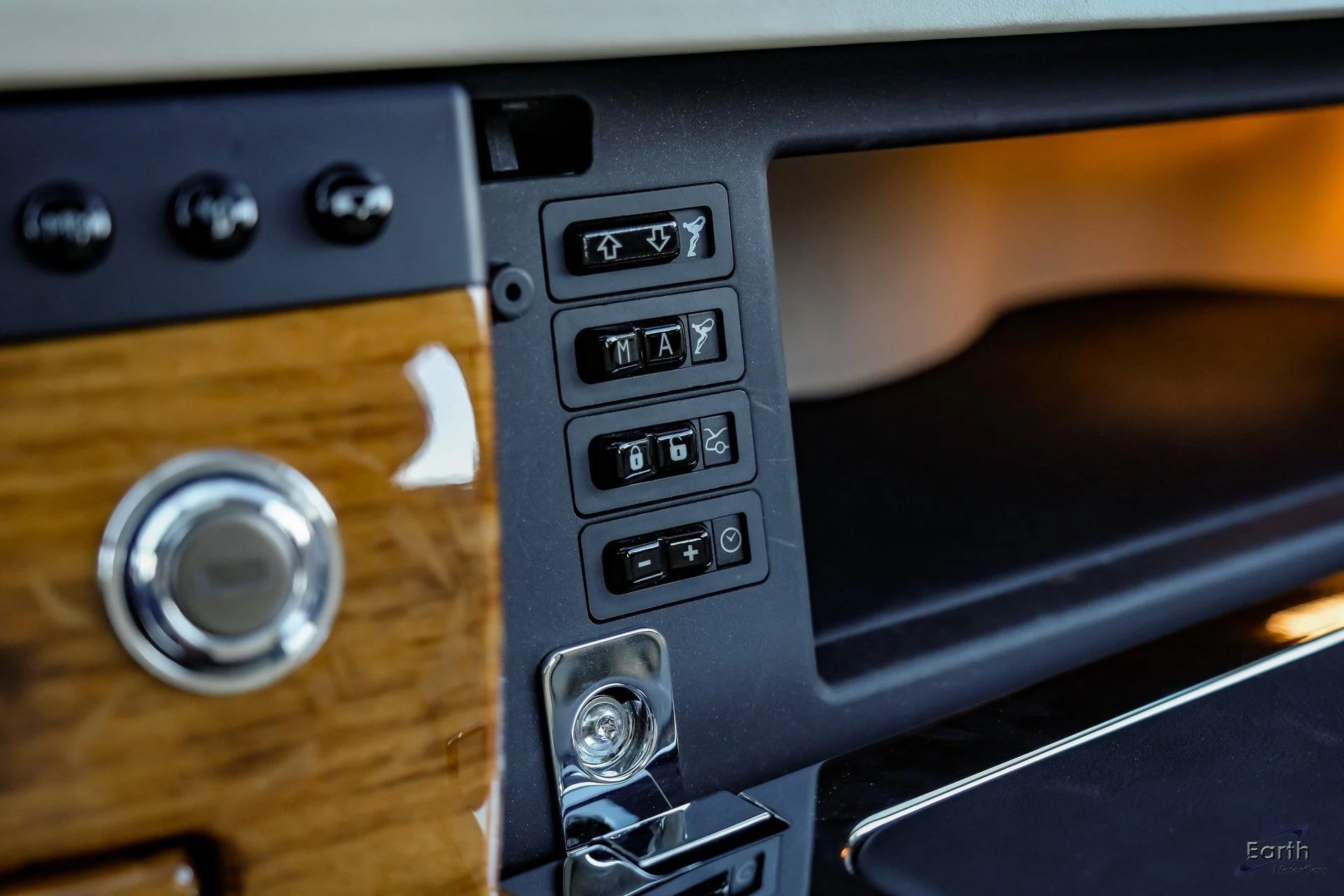 mph066_3118878459_28b1fbeff1ad1bb2d7d837517c5c5474x_3f676544eb