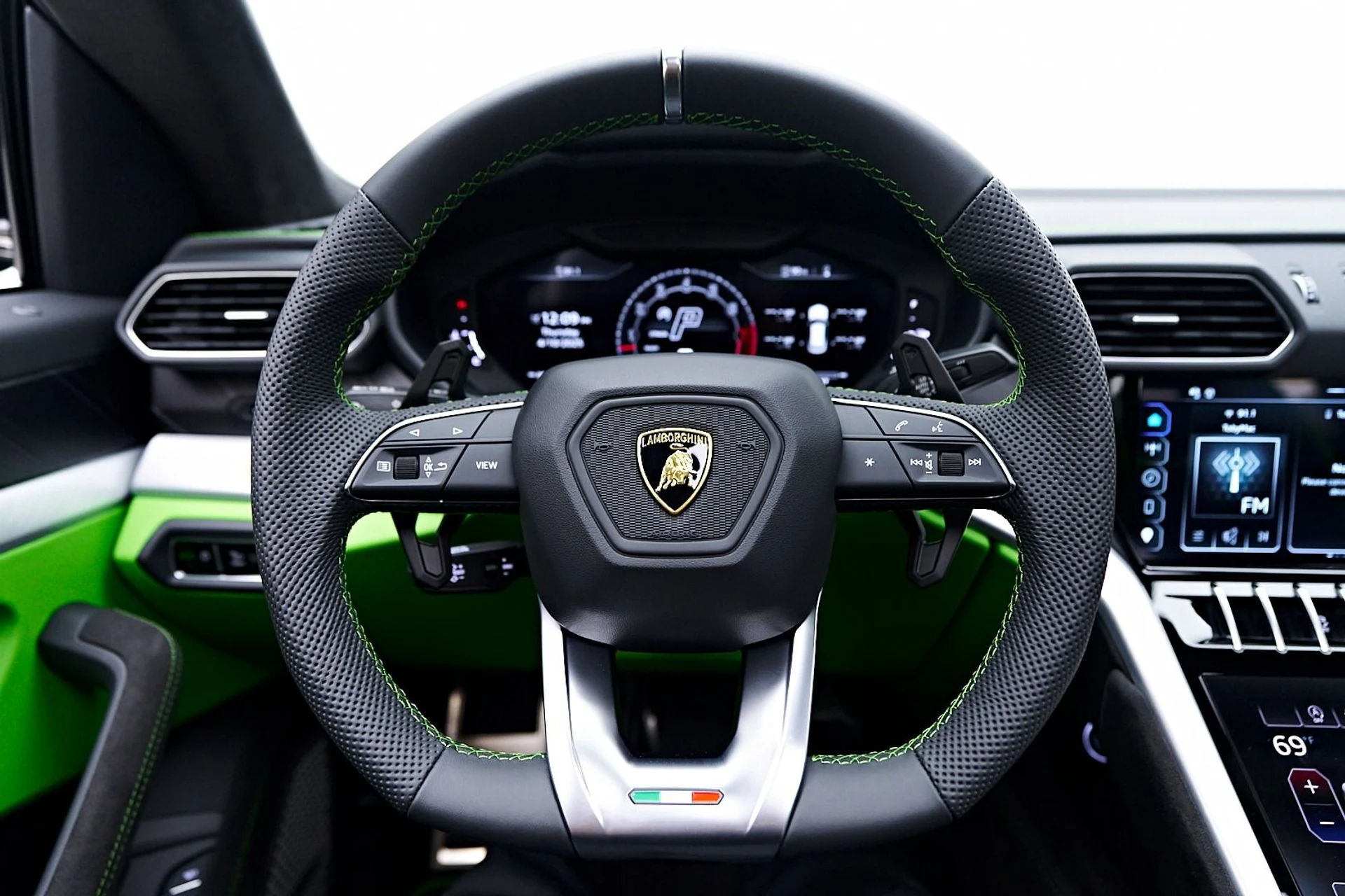 mph066_3126833155_Used_2024_Lamborghini_Urus_S_1745956869_97ec61dcd5