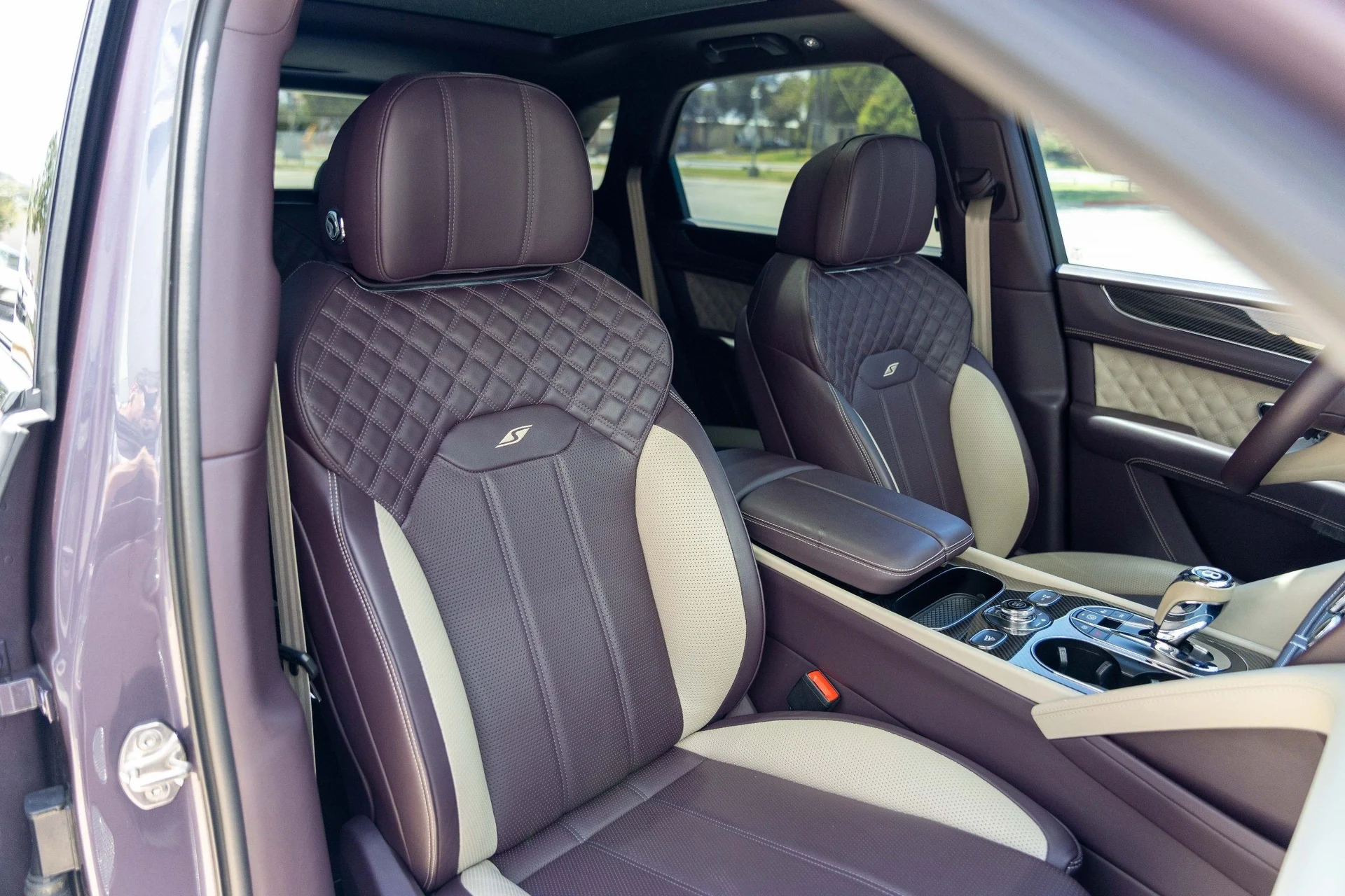 mph066_3128169347_Hi_Tech_Luxury_Imports_LLC_SJAAT_2_ZV_4_PC_018520_image_66_67e3d74040