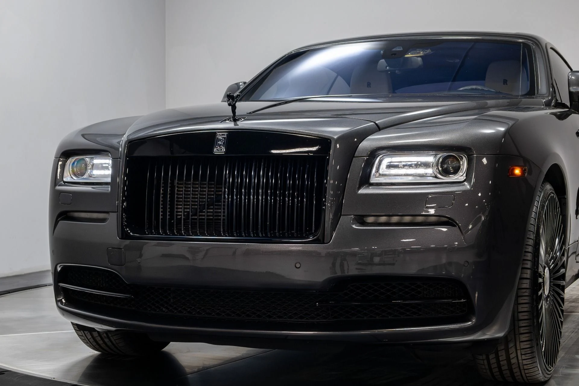 mph066_3216068286_Used_2016_Rolls_Royce_Wraith_1765322515_3ff66af39a