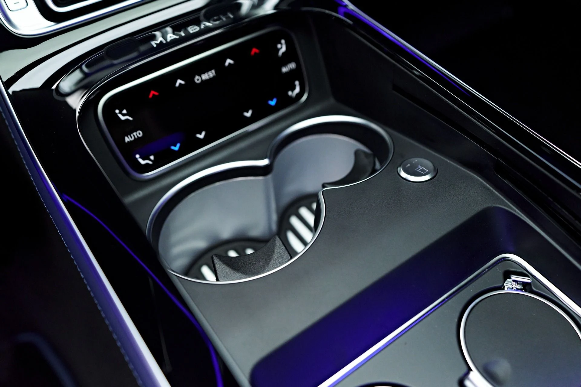 mph066_327635759_Used_2024_Mercedes_Benz_S_Class_Maybach_S_680_1749232025_5c881fd8ae