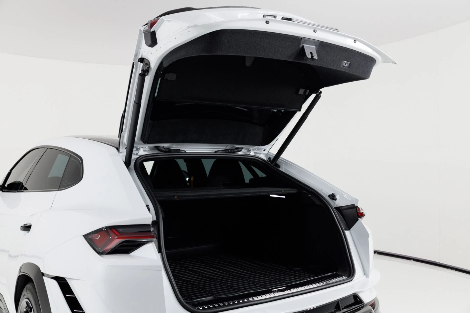 mph066_3287962457_Used_2024_Lamborghini_Urus_Performante_1780601152_51e0f44294