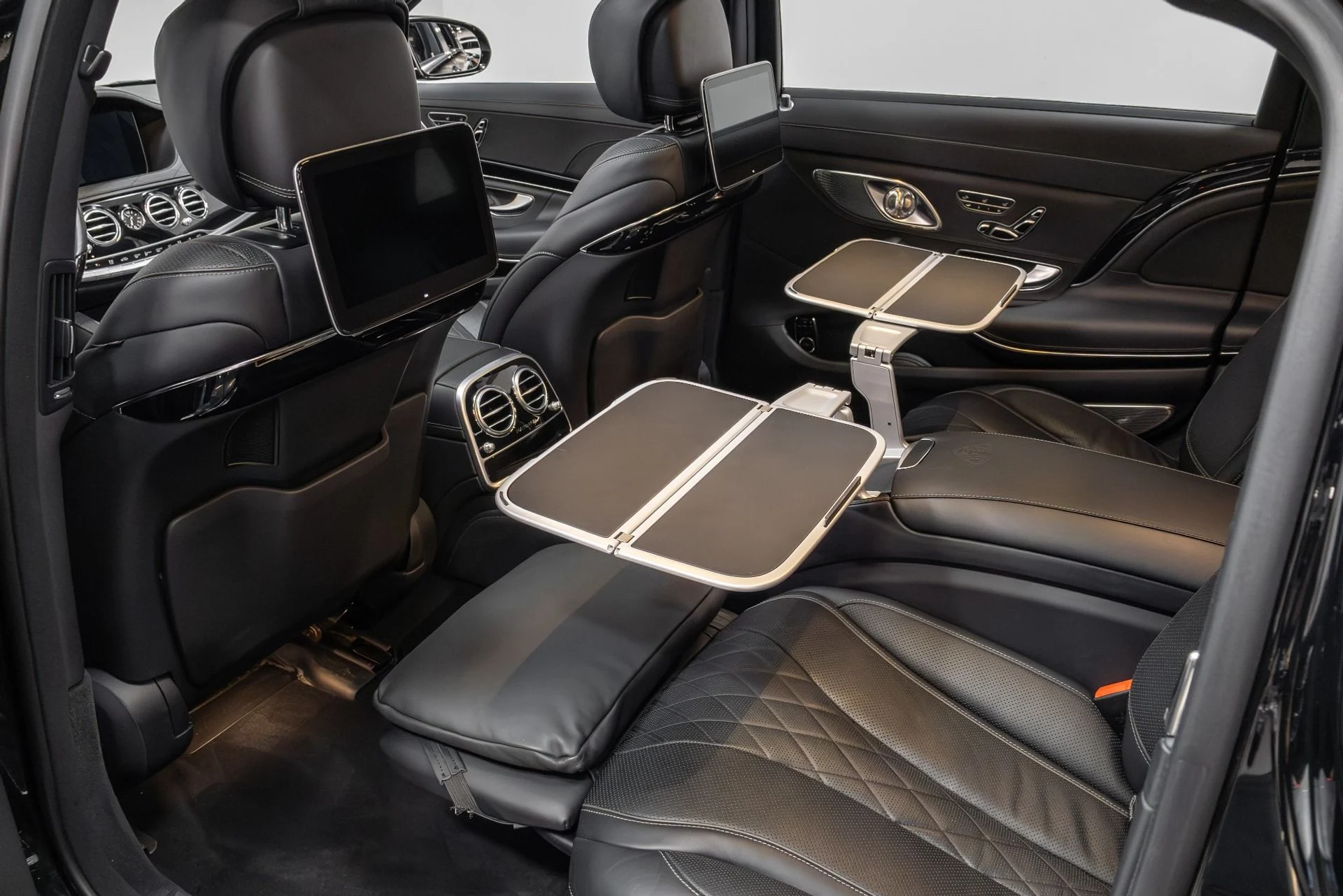 mph066_3324122560_Used_2019_Mercedes_Benz_S_Class_Maybach_S_650_1763220907_e0d9af4687