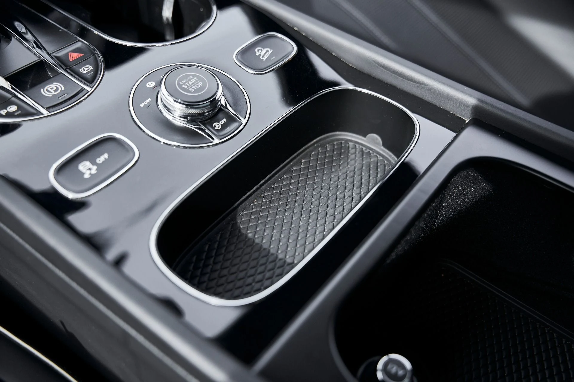 mph066_3406811340_Used_2023_Bentley_Bentayga_EWB_Azure_1769048710_17070cd893