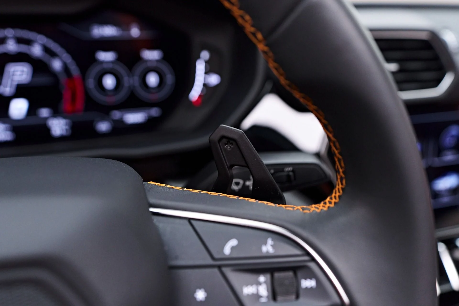 mph066_3481407550_Used_2023_Lamborghini_Urus_S_1747338722_97fd337d3c