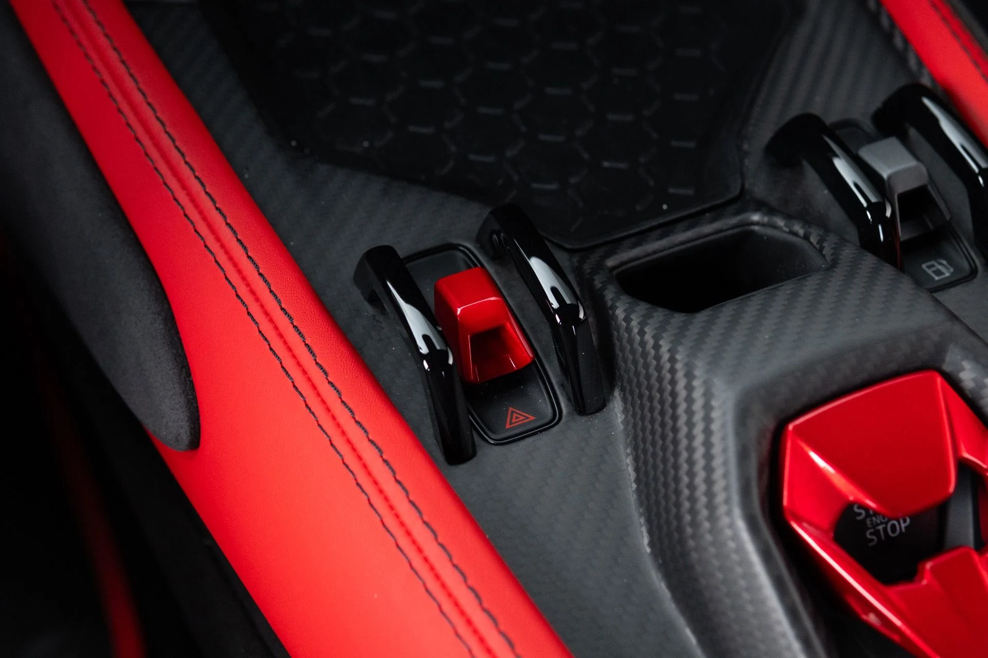 mph066_3542246406_Used_2024_Lamborghini_Revuelto_1778880537_7cf32166e9