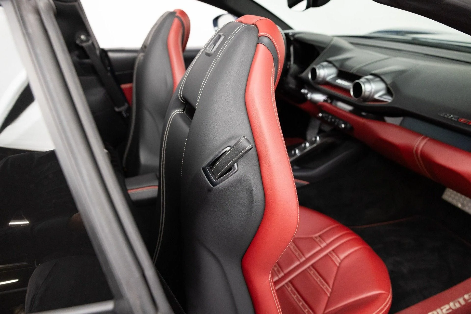 mph066_358289336_Used_2021_Ferrari_812_GTS_1783777417_9072356f79
