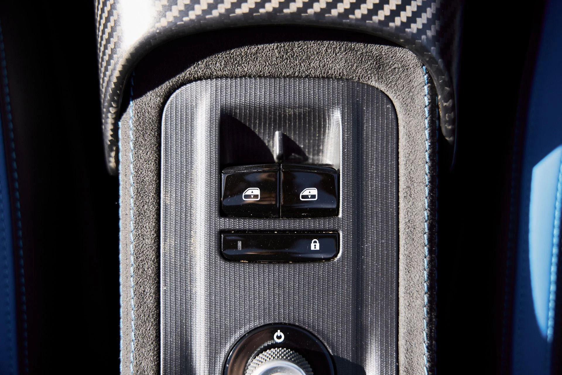 mph066_3606639455_Used_2023_Maserati_MC_20_1769481302_20461ff27f