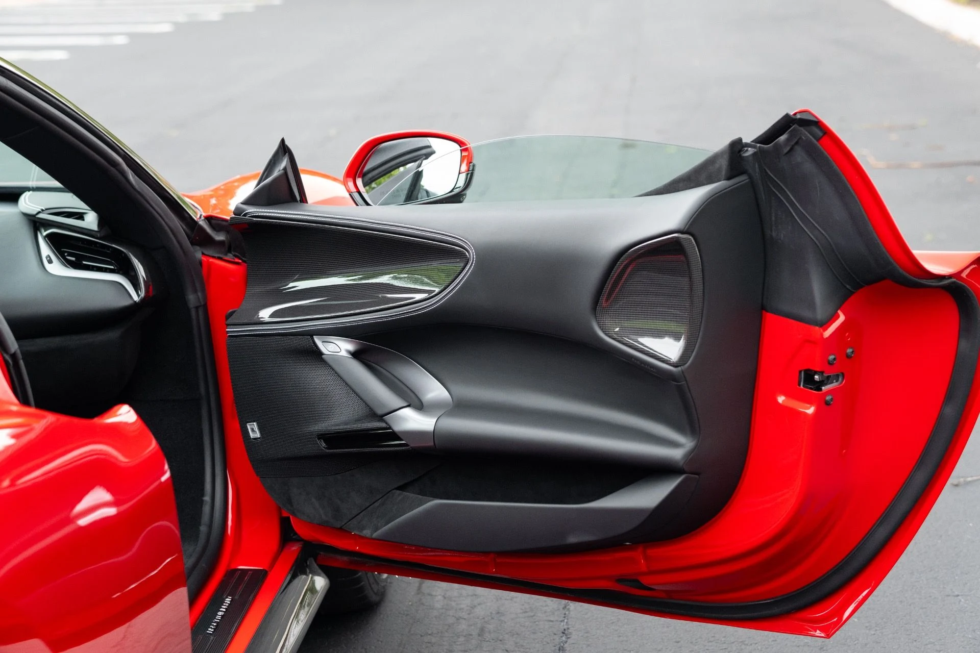 mph066_36201121_Used_2024_Ferrari_SF_90_Spider_1773805384_9b88b1aa94