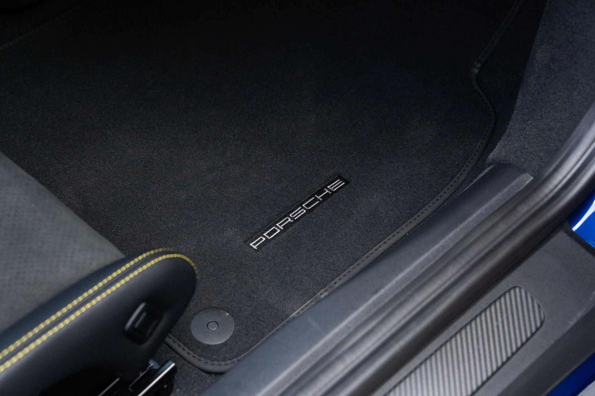 mph066_3634989930_Used_2024_Porsche_718_Cayman_GT_4_RS_1775021157_3b803c3c96