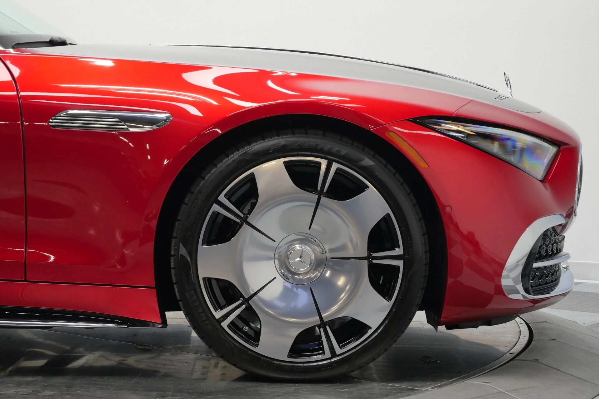 mph066_3639758557_Used_2026_Mercedes_Benz_Maybach_SL_680_Monogram_Series_As_New_Condition_1767976694_23d35900a2