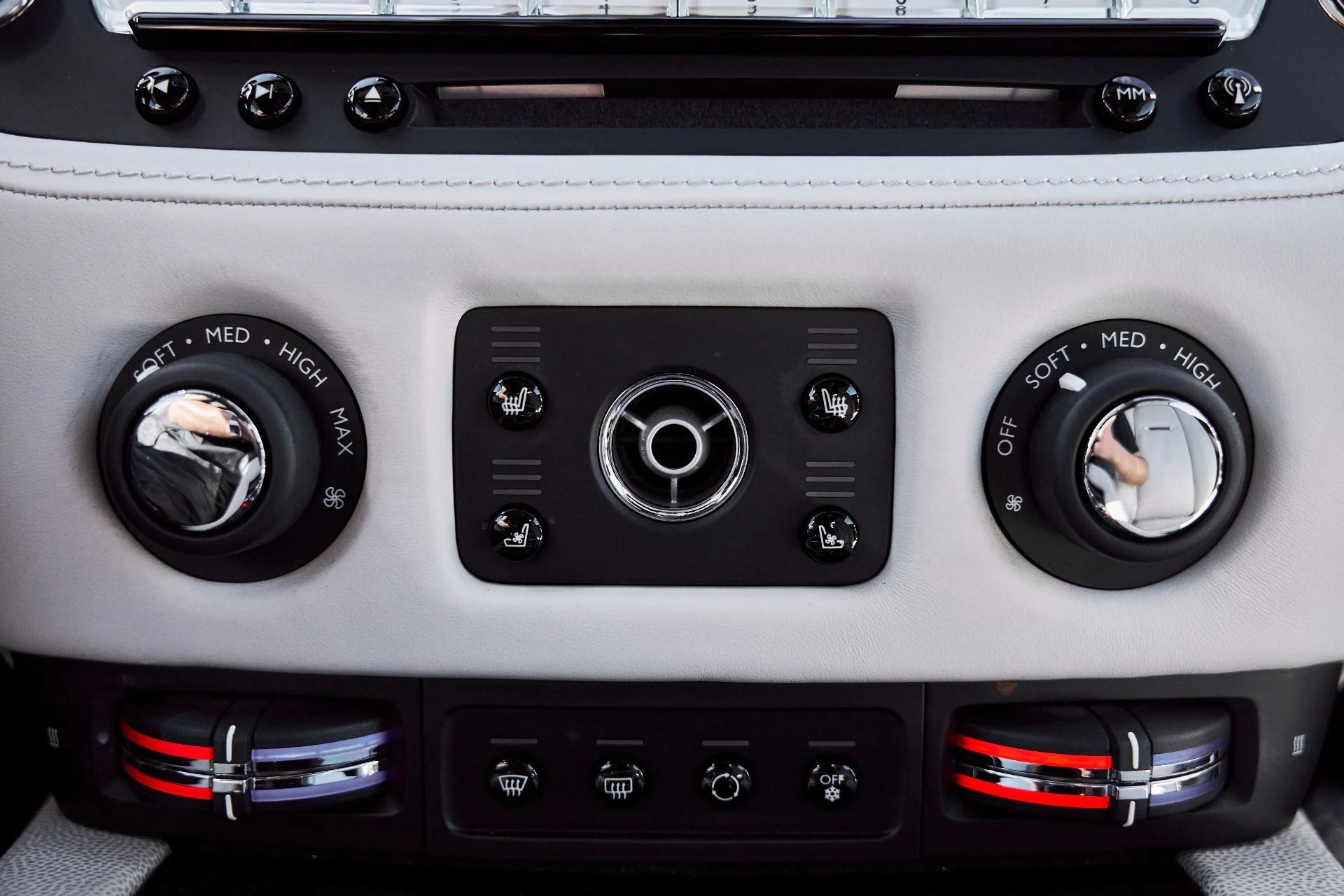 mph066_3659404596_Used_2015_Rolls_Royce_Wraith_1770669915_f1a5c801bc