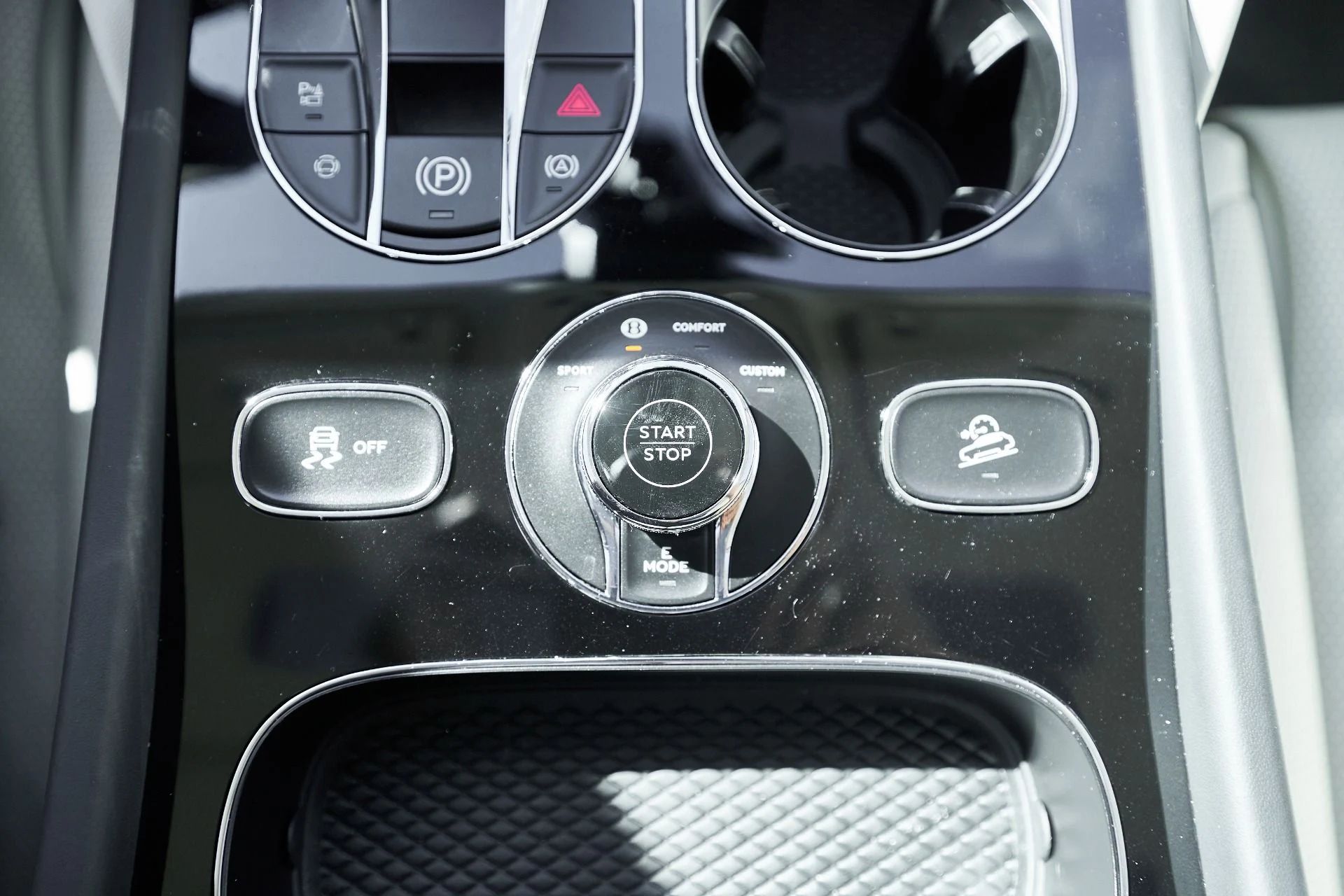 mph066_3703921125_Used_2024_Bentley_Bentayga_Hybrid_S_1759985924_dfd296eda6