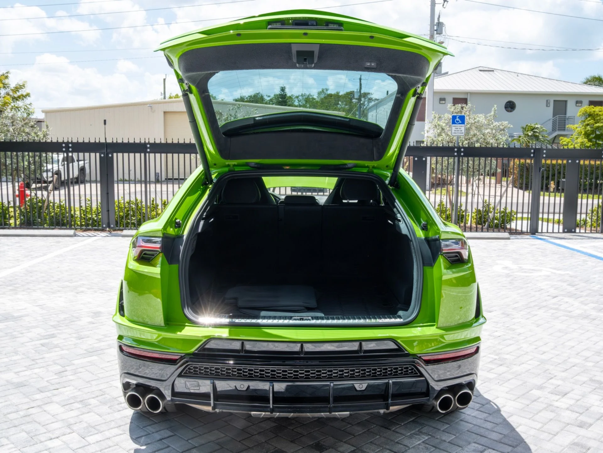 mph066_3772721961_Used_2024_Lamborghini_Urus_S_1775489547_3c99b799c0