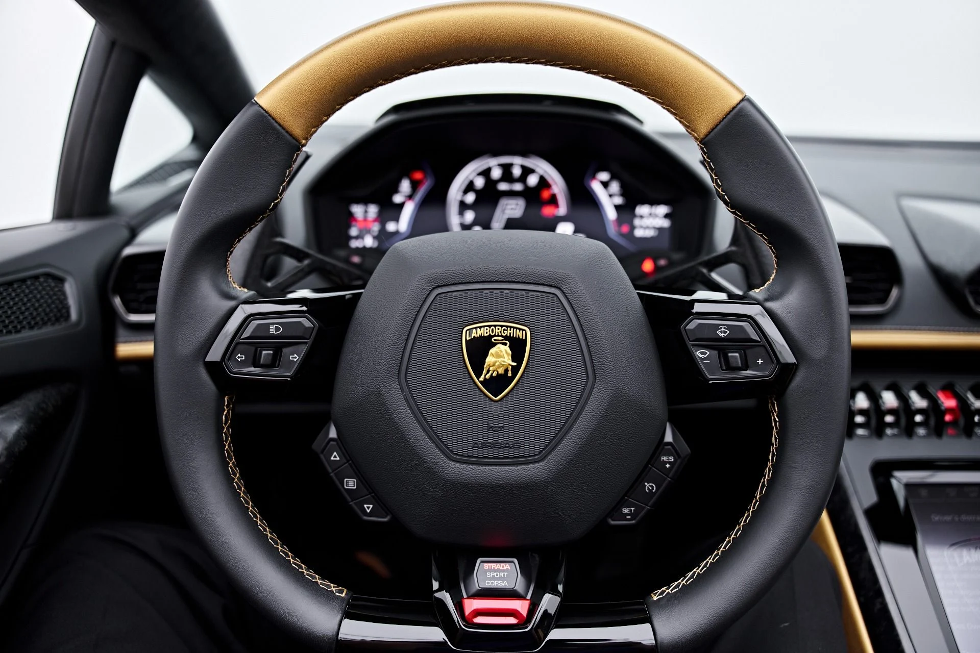 mph066_3820116747_Used_2022_Lamborghini_Huracan_EVO_Base_1791315976_490431ea34