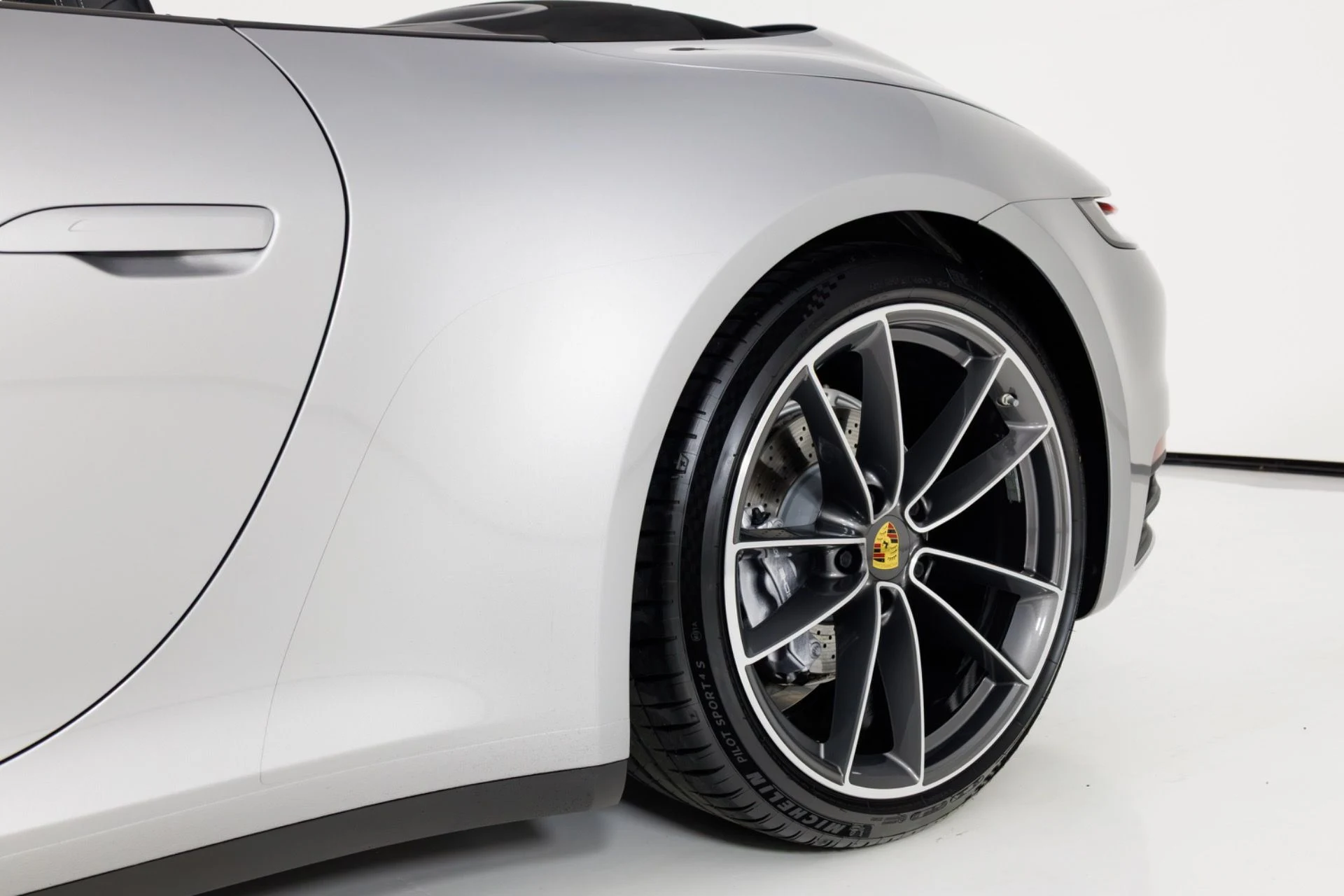 mph066_3885794065_Used_2022_Porsche_911_Carrera_1773941200_633e2f40c6