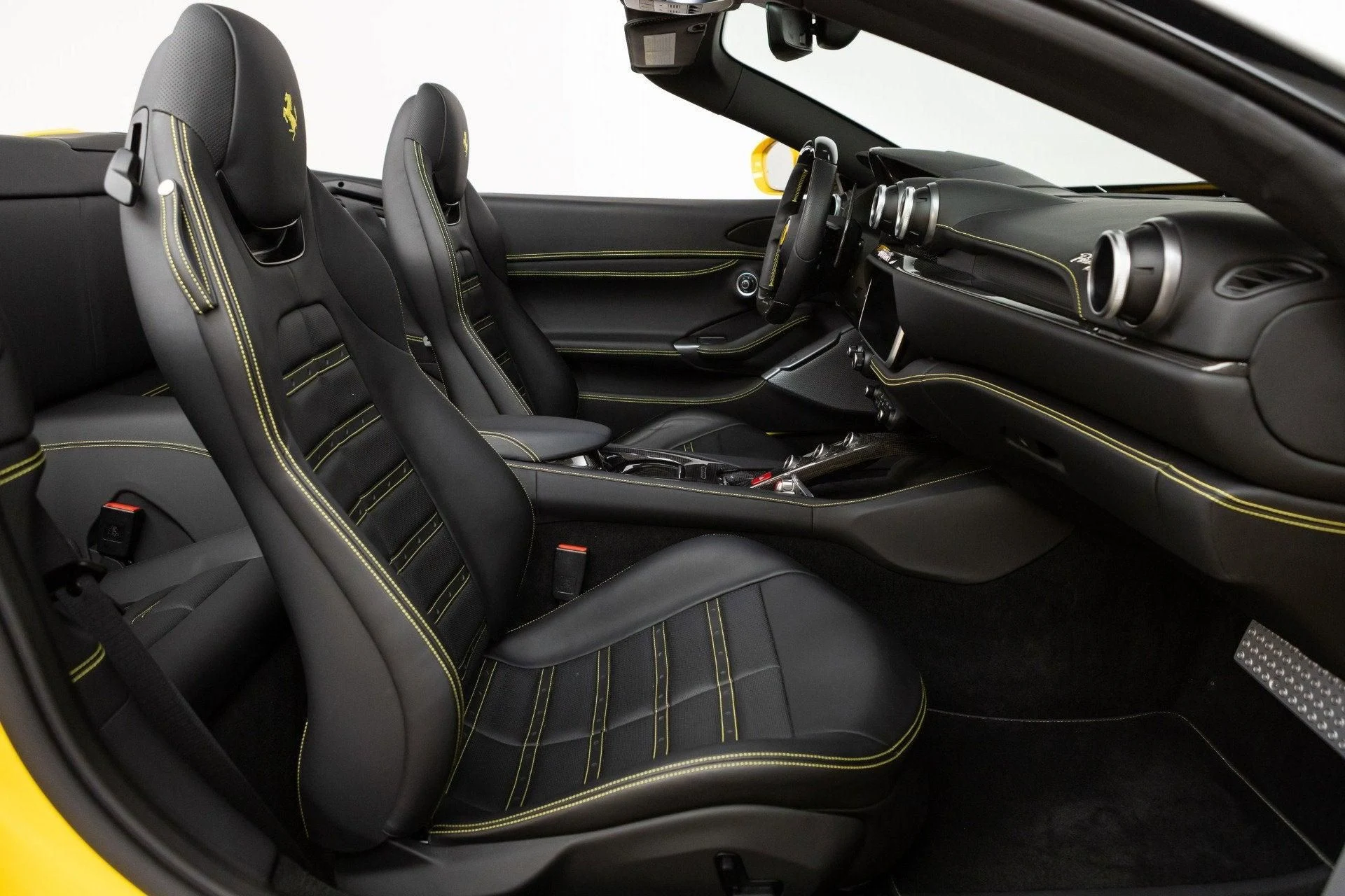mph066_3941457883_Used_2020_Ferrari_Portofino_1777367944_ae87cc0b15