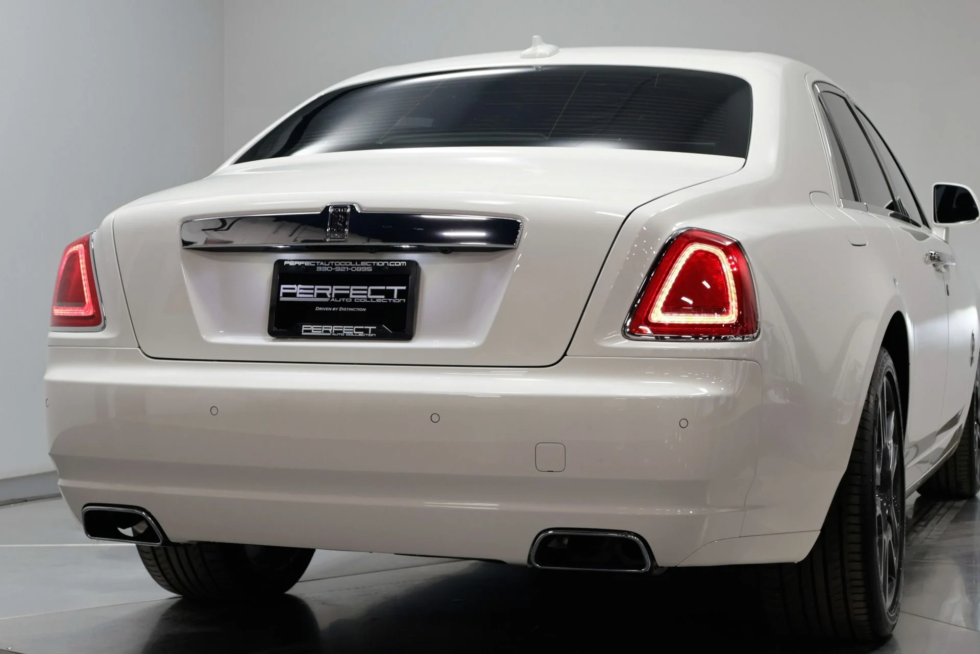 mph066_4020309624_Used_2016_Rolls_Royce_Ghost_Base_1761576592_a6af247dae