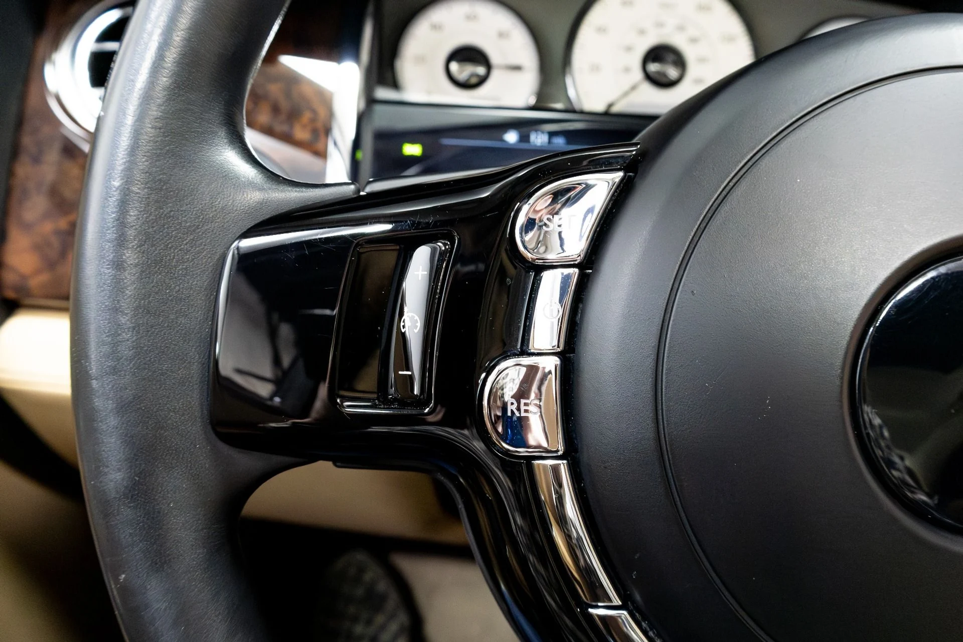 mph066_4030934543_Used_2017_Rolls_Royce_Ghost_1774888920_cb861805a9