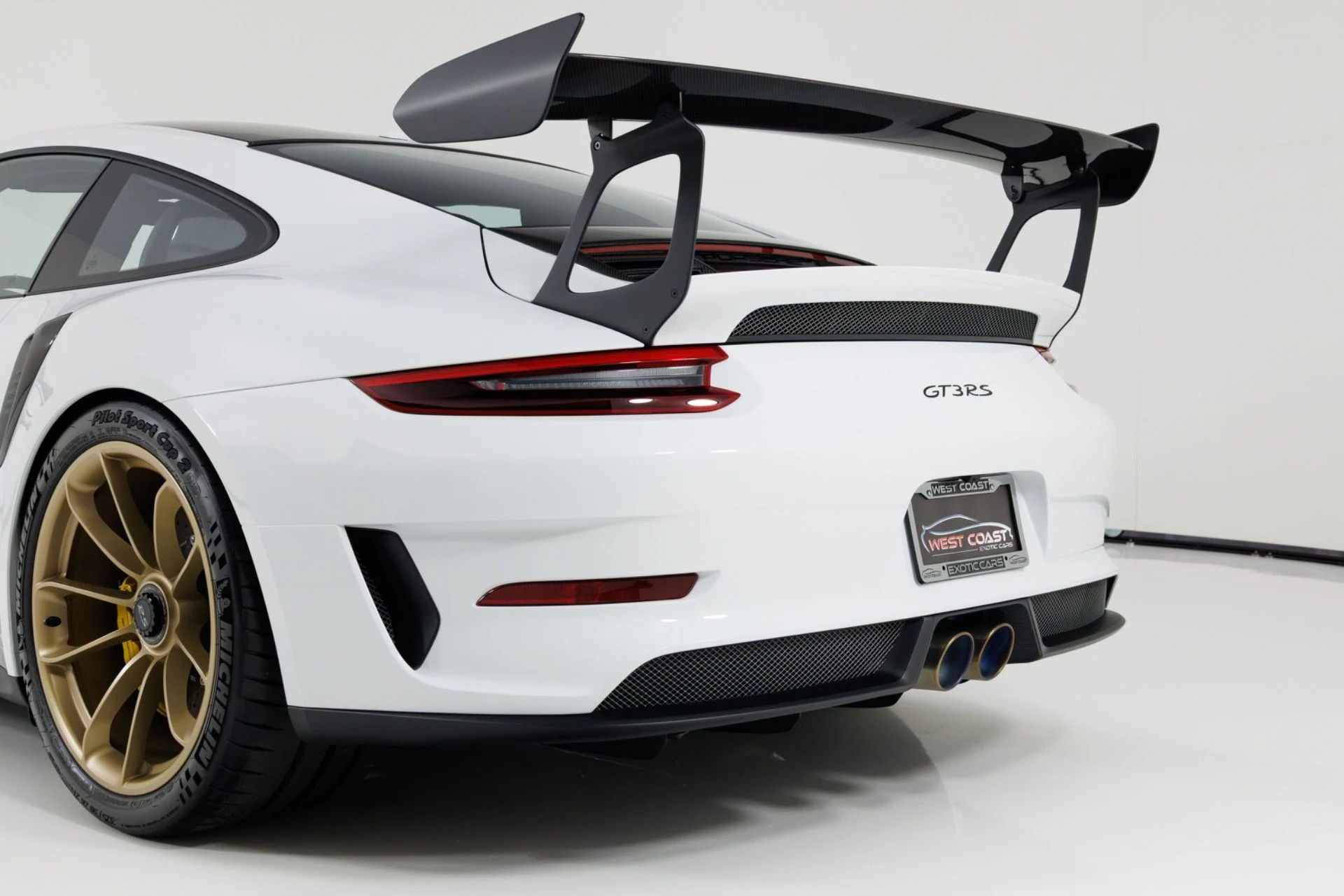 mph066_4062938596_Used_2019_Porsche_911_GT_3_RS_1774651742_18ba304d06