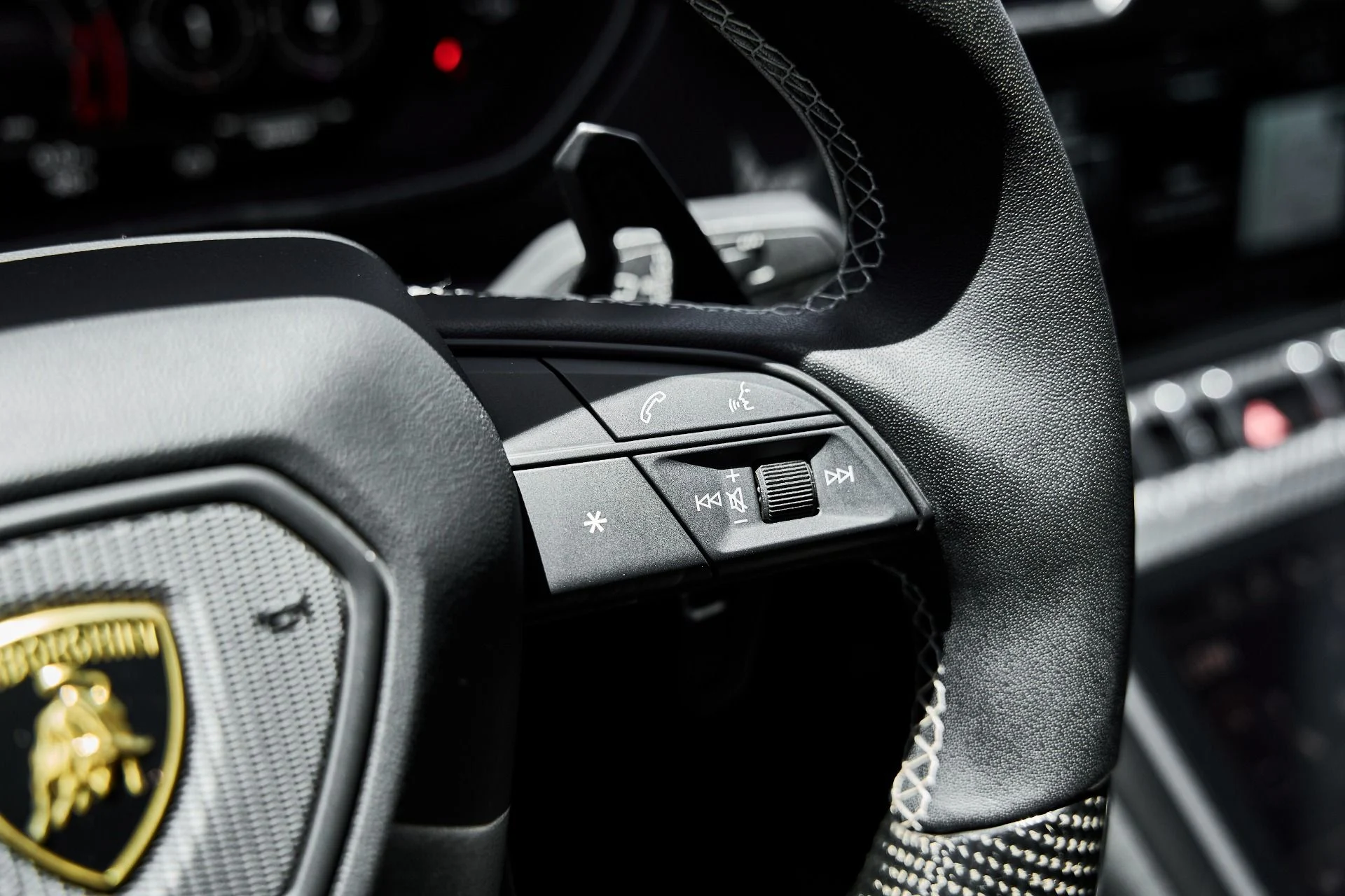 mph066_4113462183_Used_2024_Lamborghini_Urus_Performante_1781228526_5e6a92a9ba