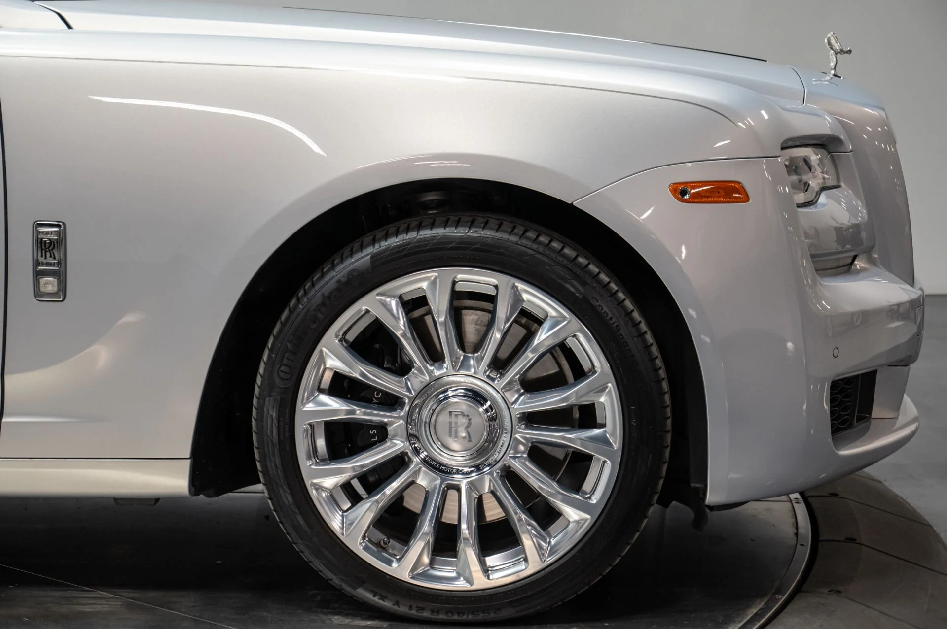 mph066_413442968_Used_2019_Rolls_Royce_Ghost_1748380347_590bc027f7