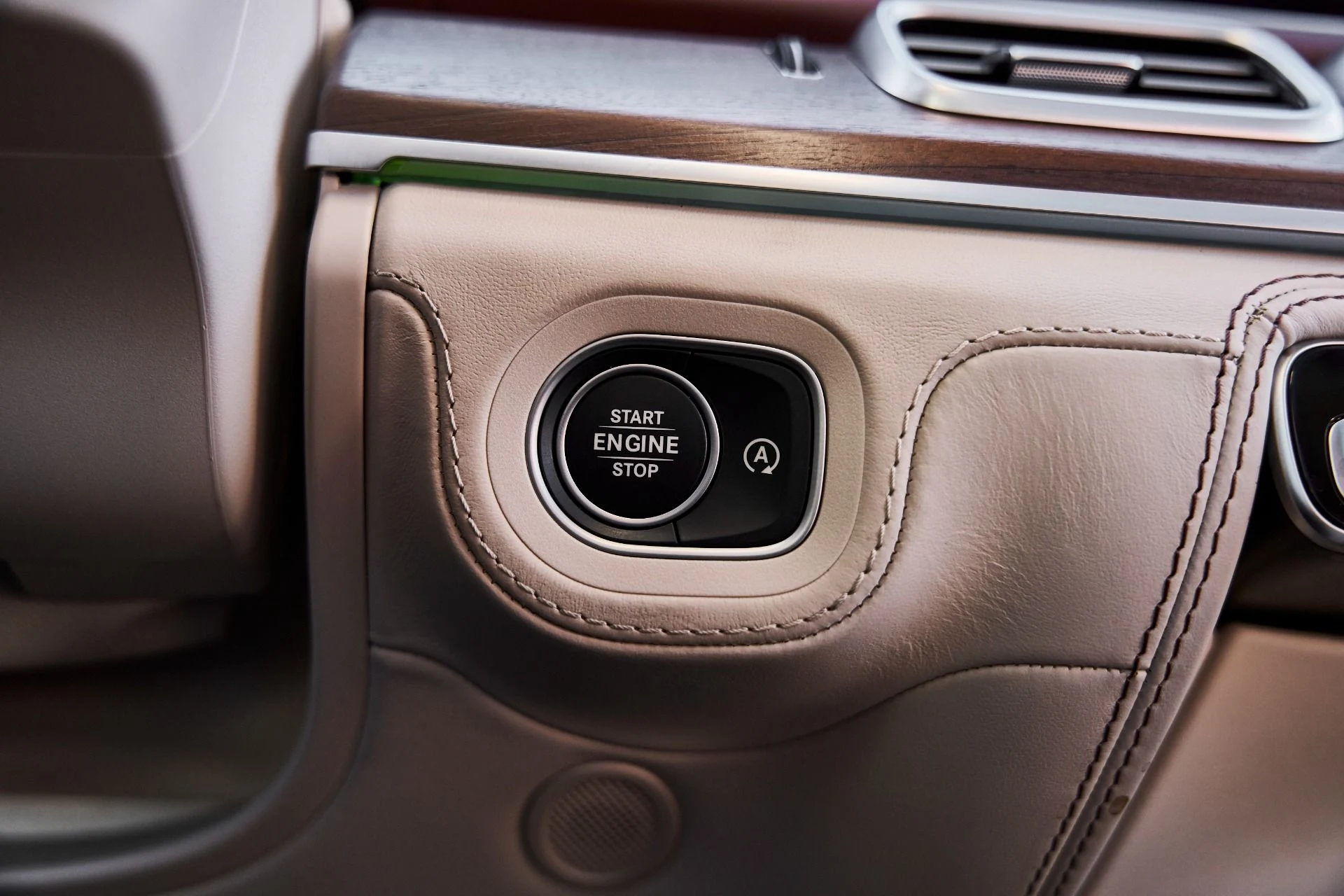 mph066_4189724006_Used_2024_Mercedes_Benz_GLS_Maybach_GLS_600_1776125714_48d325491e