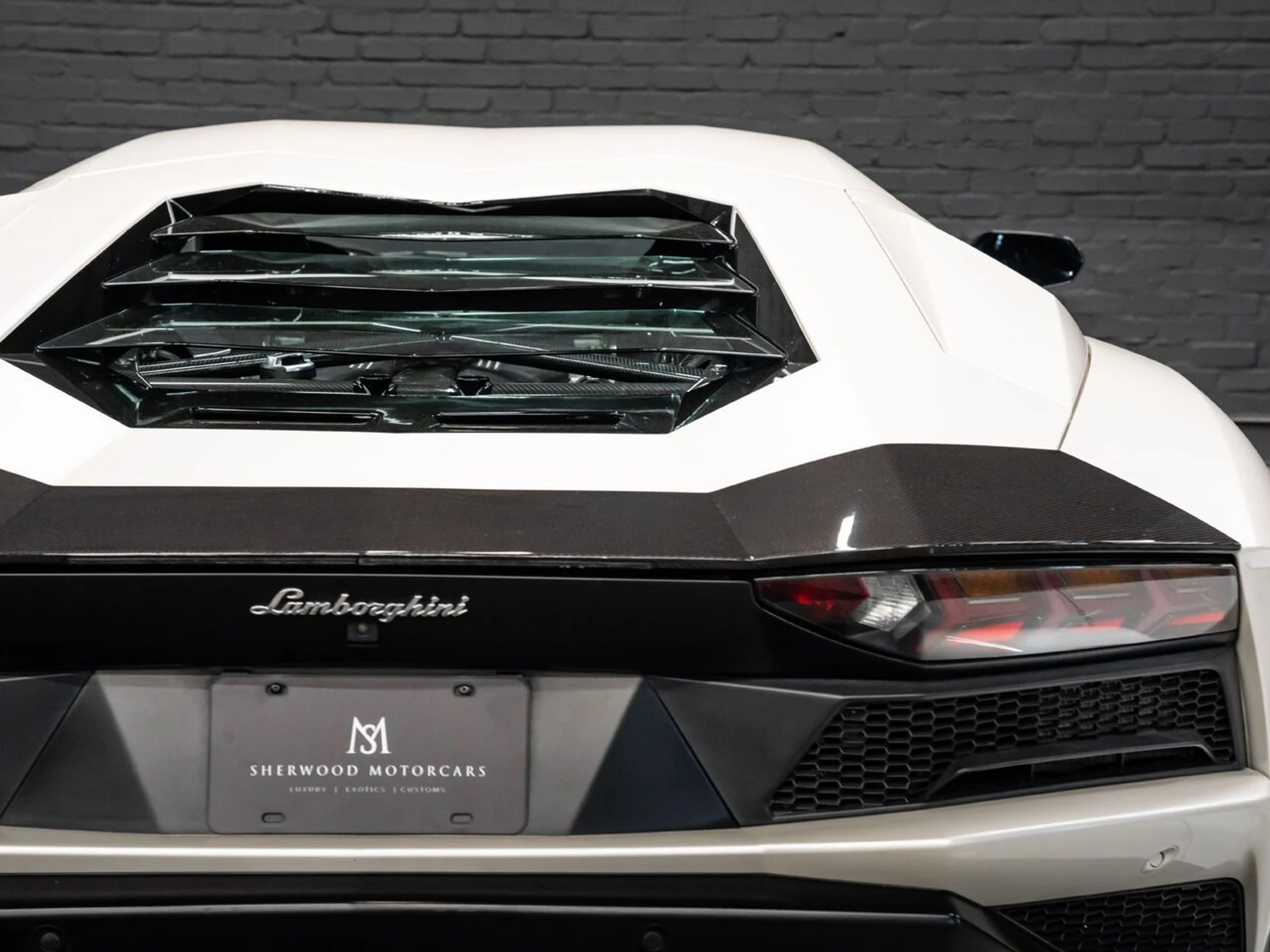mph066_4226758329_lamborghini_aventador_2017_611524d159