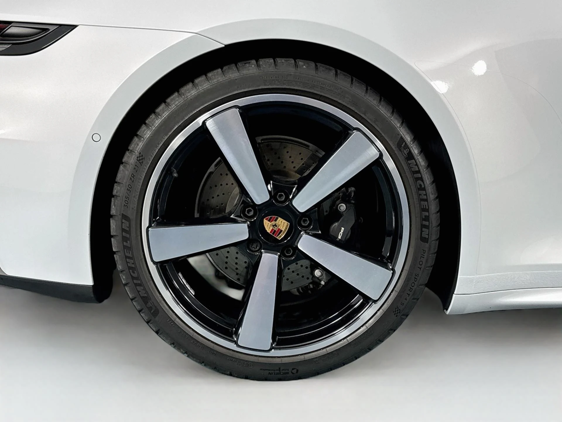 mph066_4247025189_Used_2025_Porsche_911_Carrera_1792182421_7020166e11